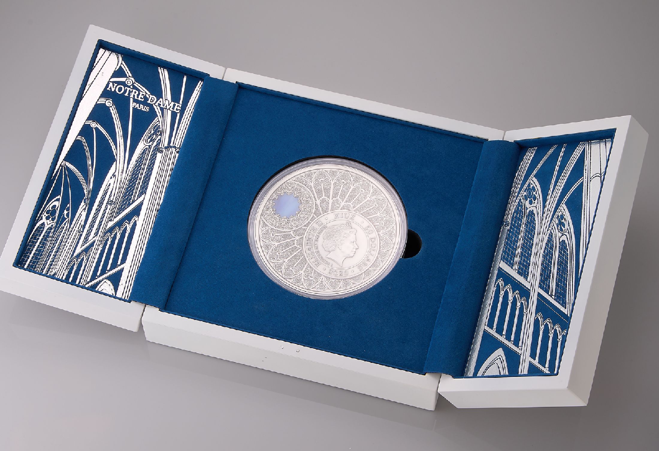 Gedenkmedaille "Notre Dame", 999er Silber, 2020, zum Wiederaufbau der Kathedrale Notre Dame, welche am 15. April 2019 brannte, Gestaltung ...