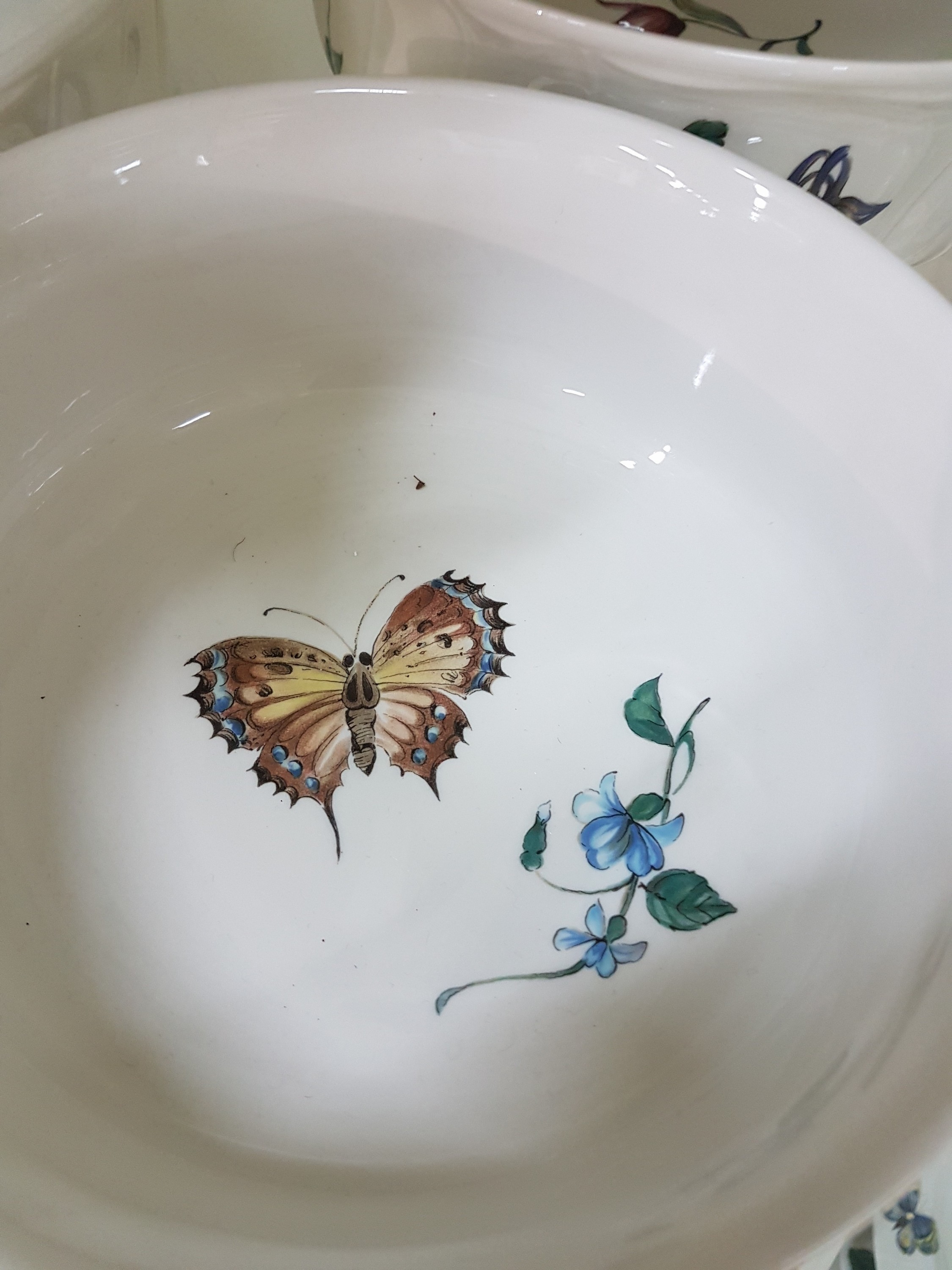 Detail k: Kaffee-, Tee- und Speiseservice, Villeroy & Boch Luxembourg, Dekor: Bouquet, Kaffeekanne, Teekanne, Zuckerdose, Milchkännchen, 6 Kaffeetassen mit ...