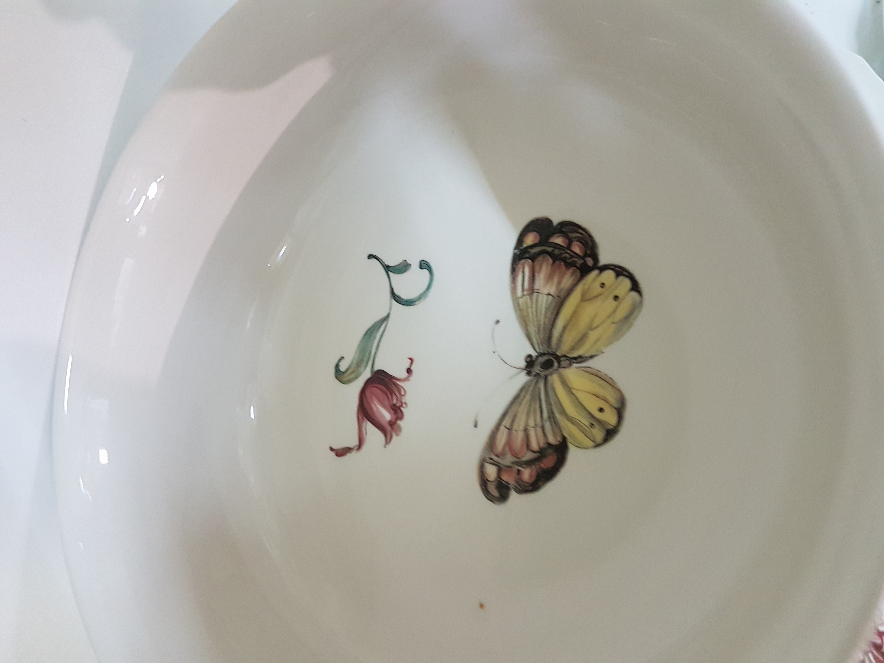 Detail l: Kaffee-, Tee- und Speiseservice, Villeroy & Boch Luxembourg, Dekor: Bouquet, Kaffeekanne, Teekanne, Zuckerdose, Milchkännchen, 6 Kaffeetassen mit ...