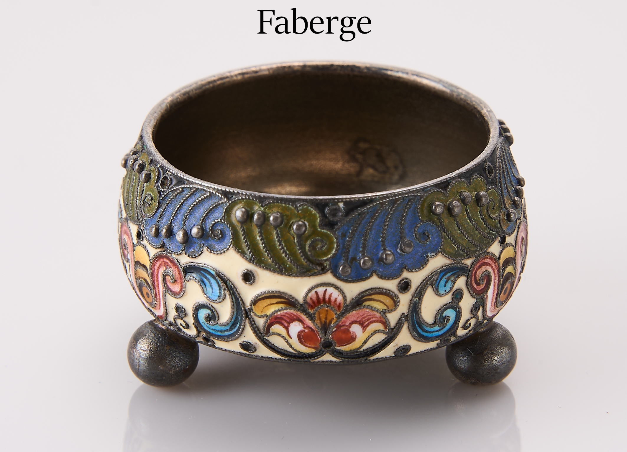 FABERGE Gewürzschälchen, 88er Silber, umlaufend fein ausgeführtes Cloisonne-Email, floral, Email in weiß, blau, rot, grün und schwarz, auf 3 ...