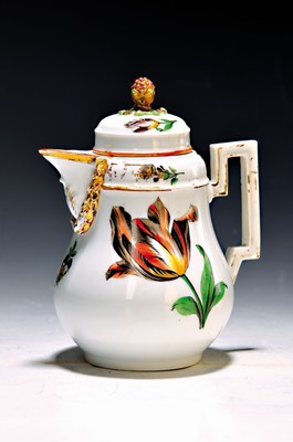 Image 26725033 - Jug, Meissen, Marcolini period, around 1780, porcelain, tulip motifs on both sides and on the lid, gold decoration, ocher edge decoration on the lid and spout, rubbed gold, height approx. 15 cm