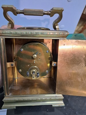 26725078c - Tischuhr, Frankreich, um 1900, Messinggehäuse im Stil der Anglaise Clock, Carriage ...