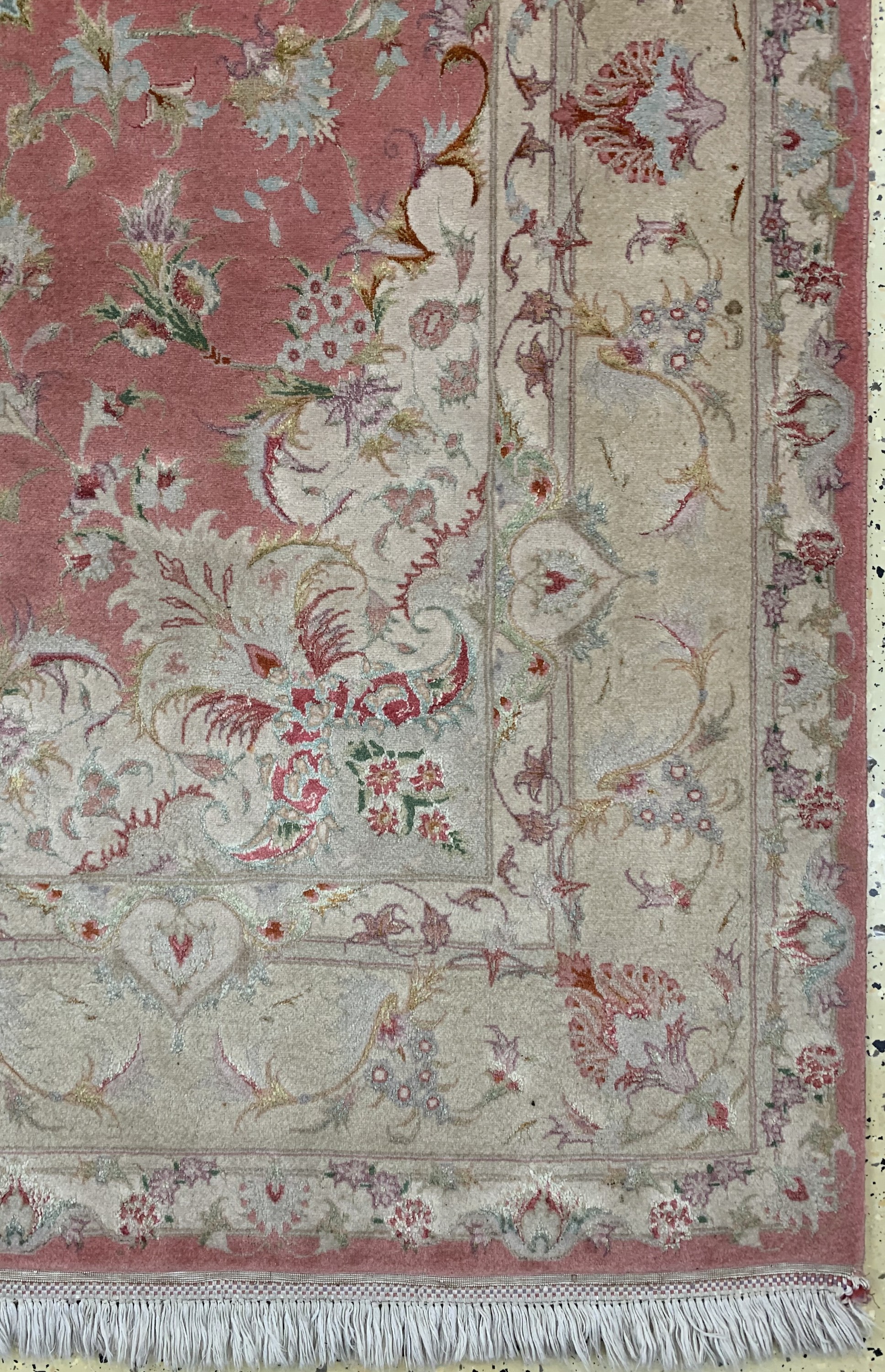 Detail a: Täbriz fein(50 Raj), Persien, ca. 50 Jahre,Korkwolle mit Seide, ca. 220 x 155 cm, Reinigungsbedürftig, EHZ: 2