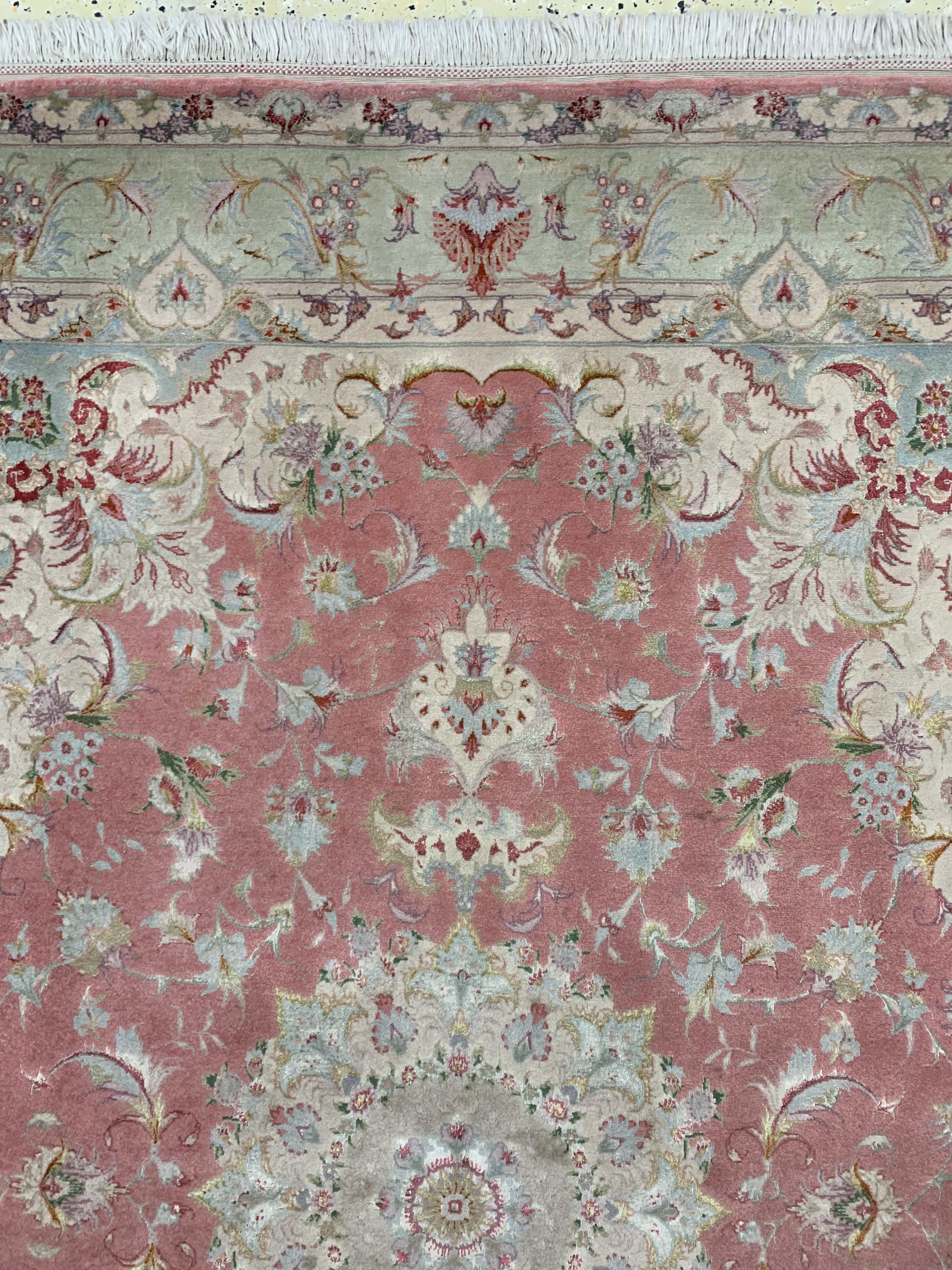 Detail c: Täbriz fein(50 Raj), Persien, ca. 50 Jahre,Korkwolle mit Seide, ca. 220 x 155 cm, Reinigungsbedürftig, EHZ: 2