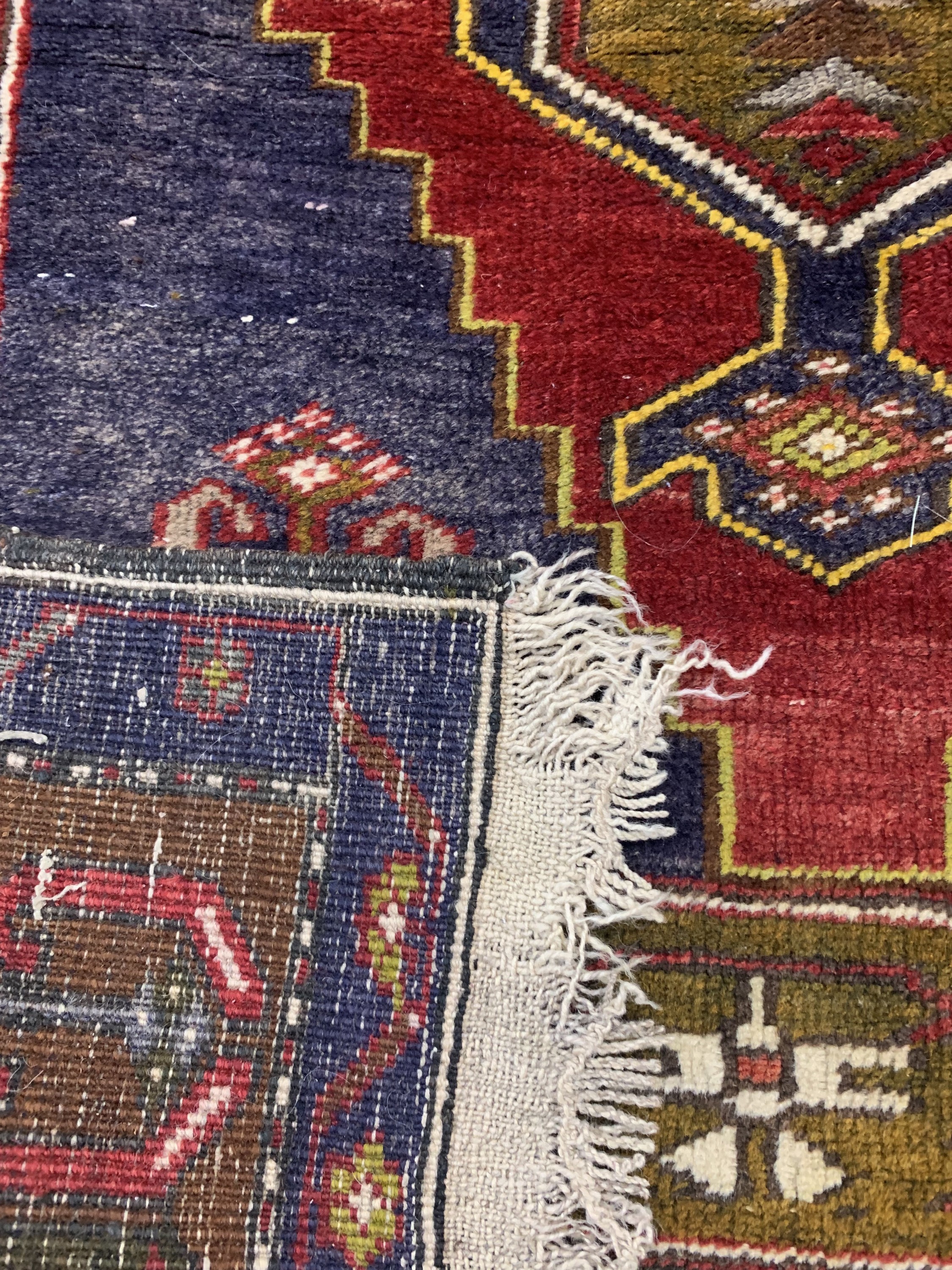 Detail b: 3 Lots Türkische Brücken, ca. 60 Jahre, Wolle auf Wolle, ca. 190 x 130 cm, EHZ: 2-3