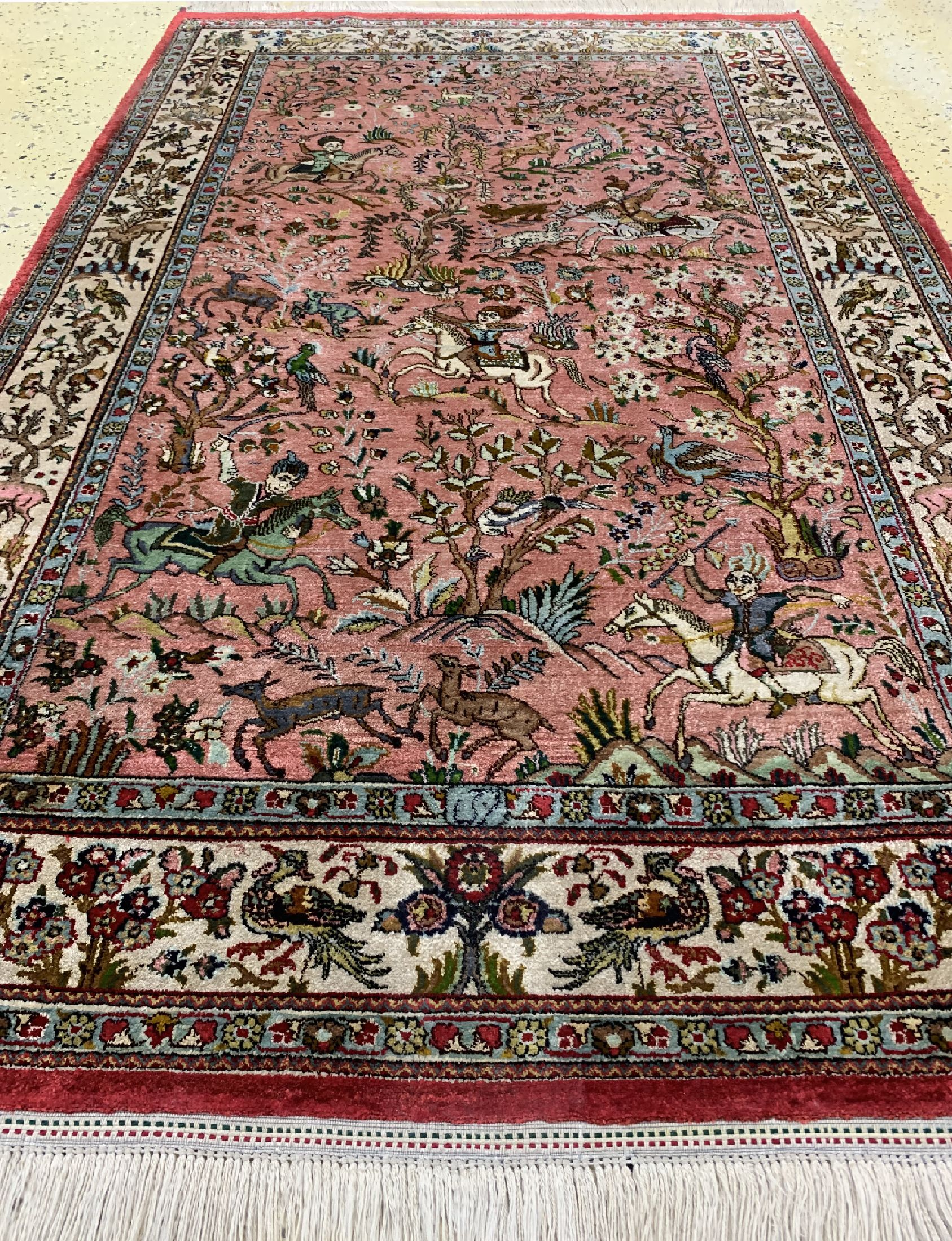 Detail e: Ghom Seide, Persien, ca. 60 Jahre, reine Naturseide, ca. 164 x 104 cm, EHZ: 2