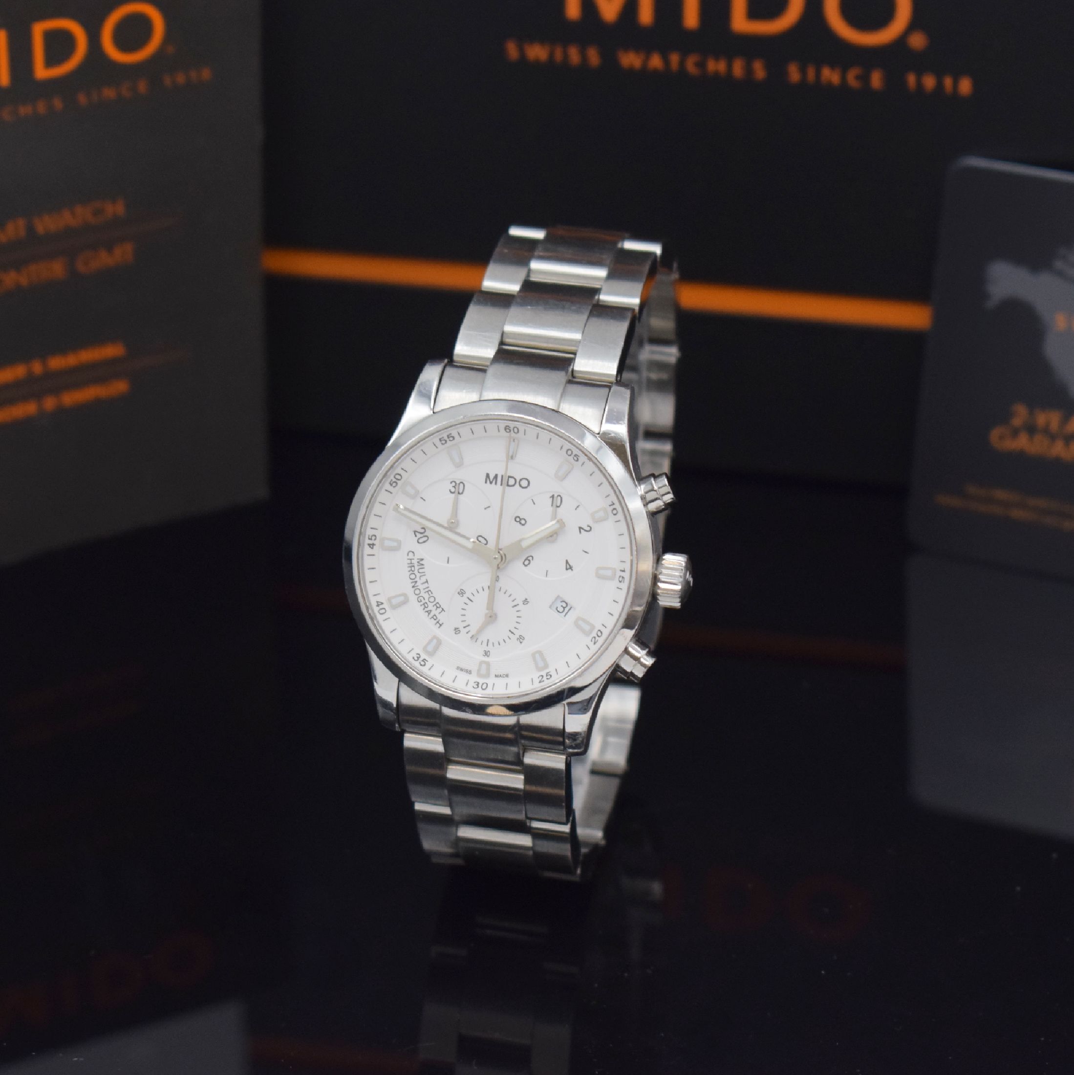 MIDO Multifort Armbandchronograph in Stahl, Schweiz verk. lt. beil. Pap. 09/2020, quarz, Boden u. Krone verschr., orig. Gliederband m. dopp. ...