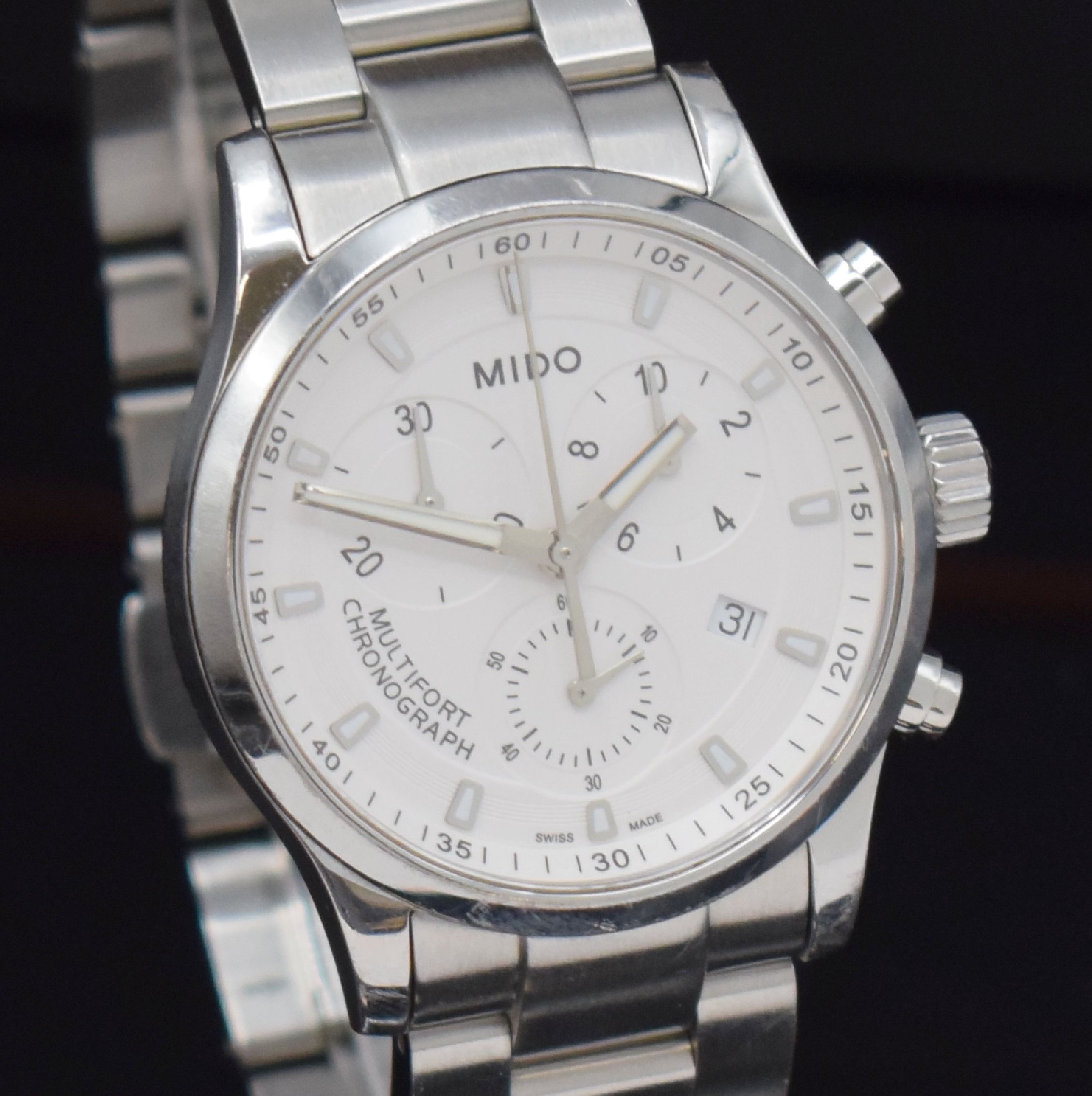 Detail d: MIDO Multifort Armbandchronograph in Stahl, Schweiz verk. lt. beil. Pap. 09/2020, quarz, Boden u. Krone verschr., orig. Gliederband m. dopp. ...