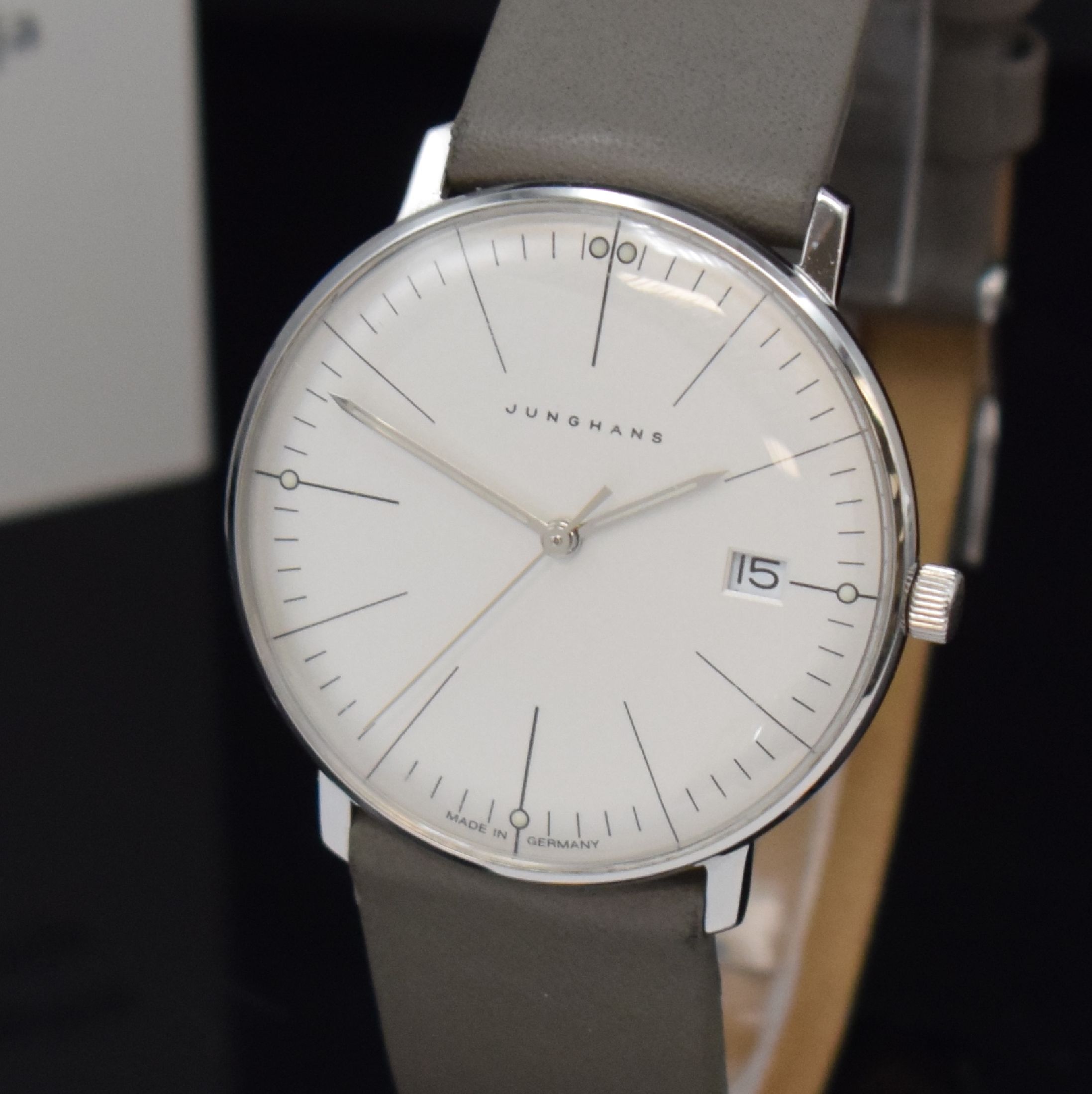 Detail b: JUNGHANS Max Bill Design Armbanduhr in Stahl Referenz 47/4251.04, Deutschland verk. lt. beil. Pap. 08/2021, quarz, Boden 4-fach verschr., orig. ...