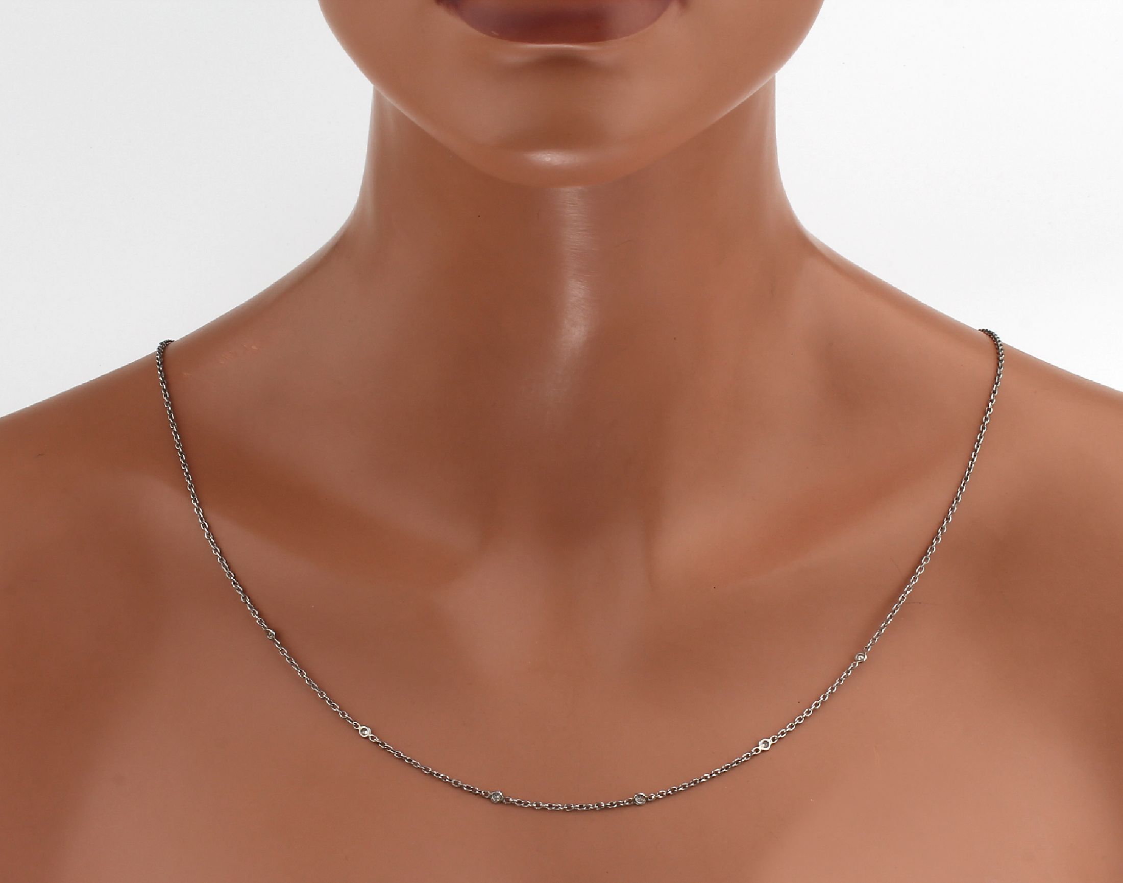 Detail a: Platin Brillant-Collier, PT 950/000, 6 Brillanten zus. ca. 0.18 ct Weiß/si-p1, ca. 11.1 g, L. ca. 72 bzw. 75 cm, Karabinerschließe