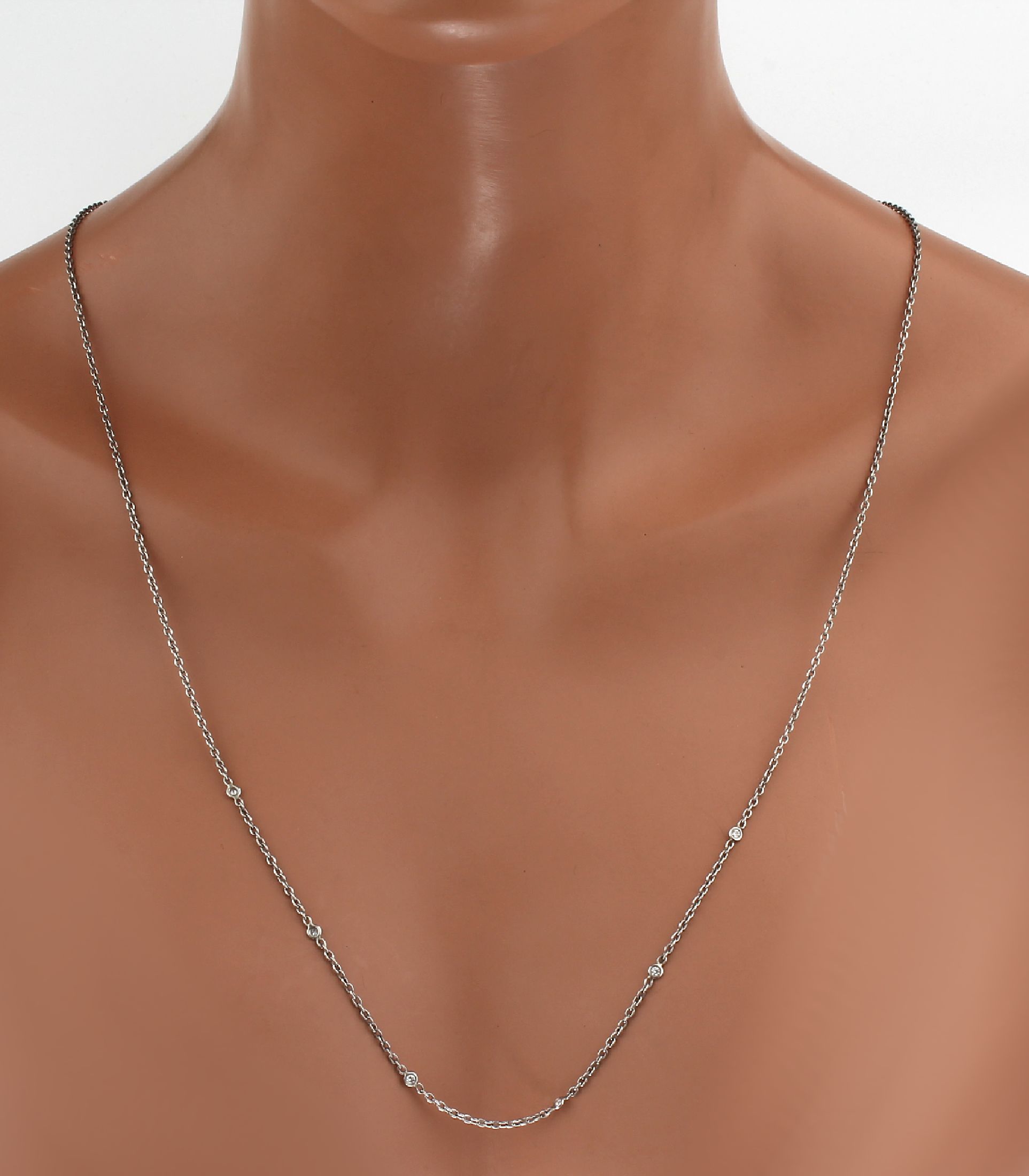 Detail b: Platin Brillant-Collier, PT 950/000, 6 Brillanten zus. ca. 0.18 ct Weiß/si-p1, ca. 11.1 g, L. ca. 72 bzw. 75 cm, Karabinerschließe