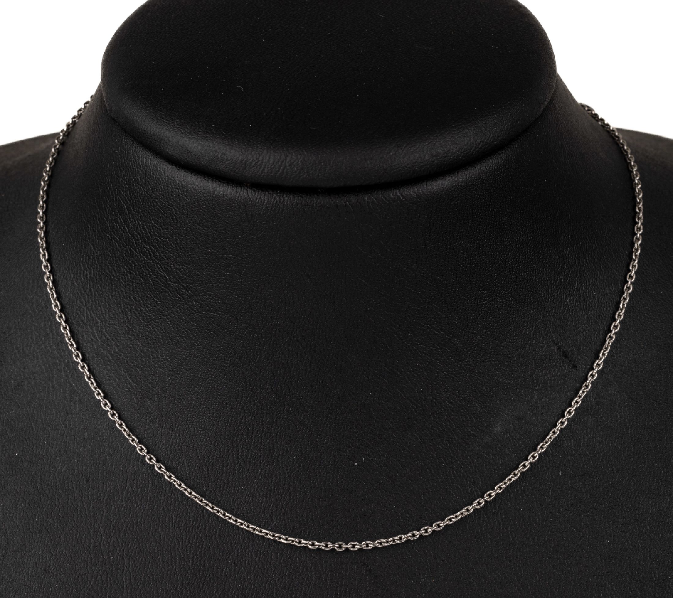 Platin Collier, PT 950/000, L. ca. 69. bzw.72 cm, Karabinerschließe, ca. 7.6 g