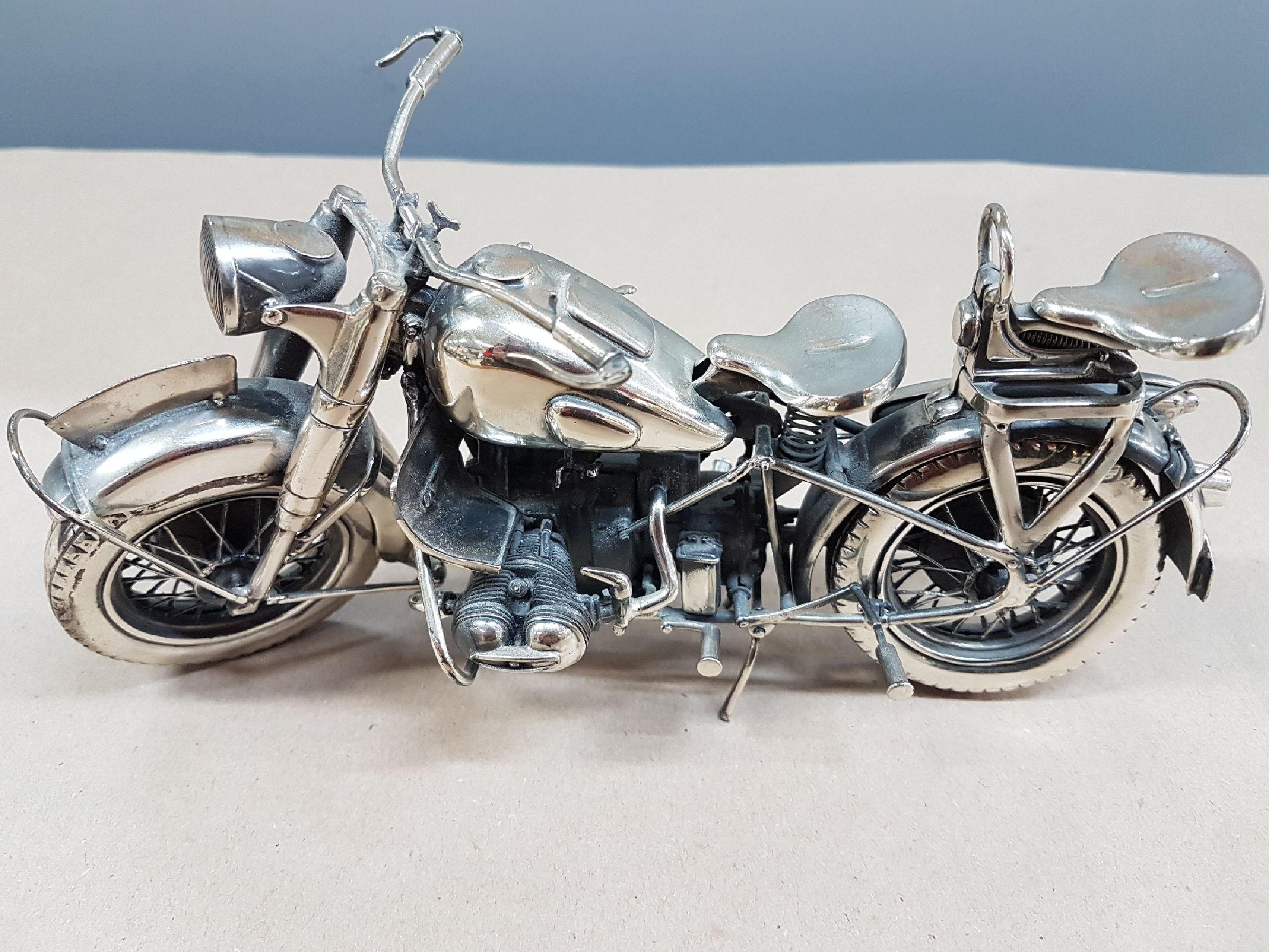 Detail a: Silbernes Motorrad-Modell, BMW R 75 Medusa Oro, Italien, 925er Silber, wohl 70er Jahre, detailreiche Ausarbeitung, vermutlich Oro Medusa, 10 x 22.5 ...