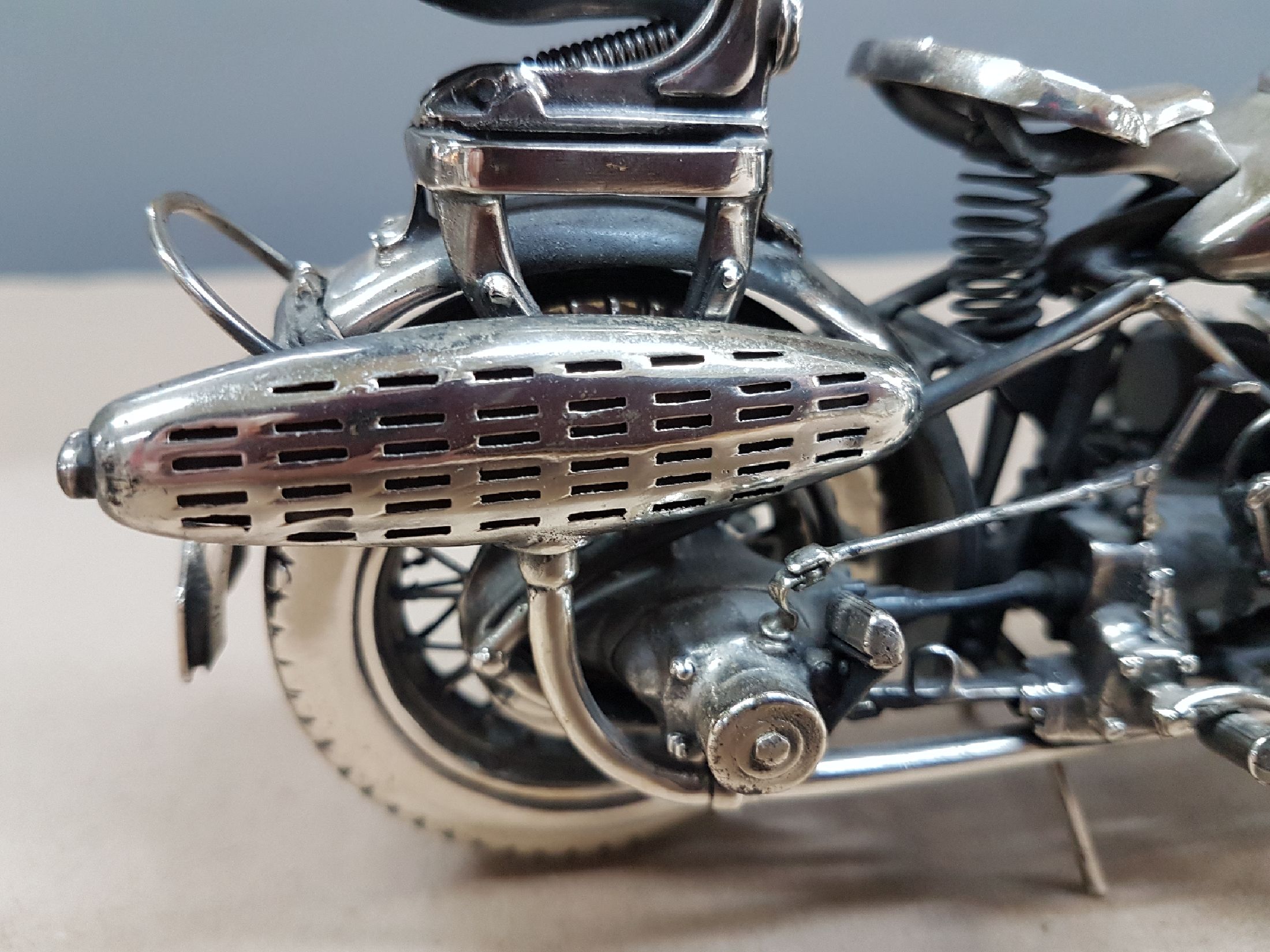 Detail d: Silbernes Motorrad-Modell, BMW R 75 Medusa Oro, Italien, 925er Silber, wohl 70er Jahre, detailreiche Ausarbeitung, vermutlich Oro Medusa, 10 x 22.5 ...