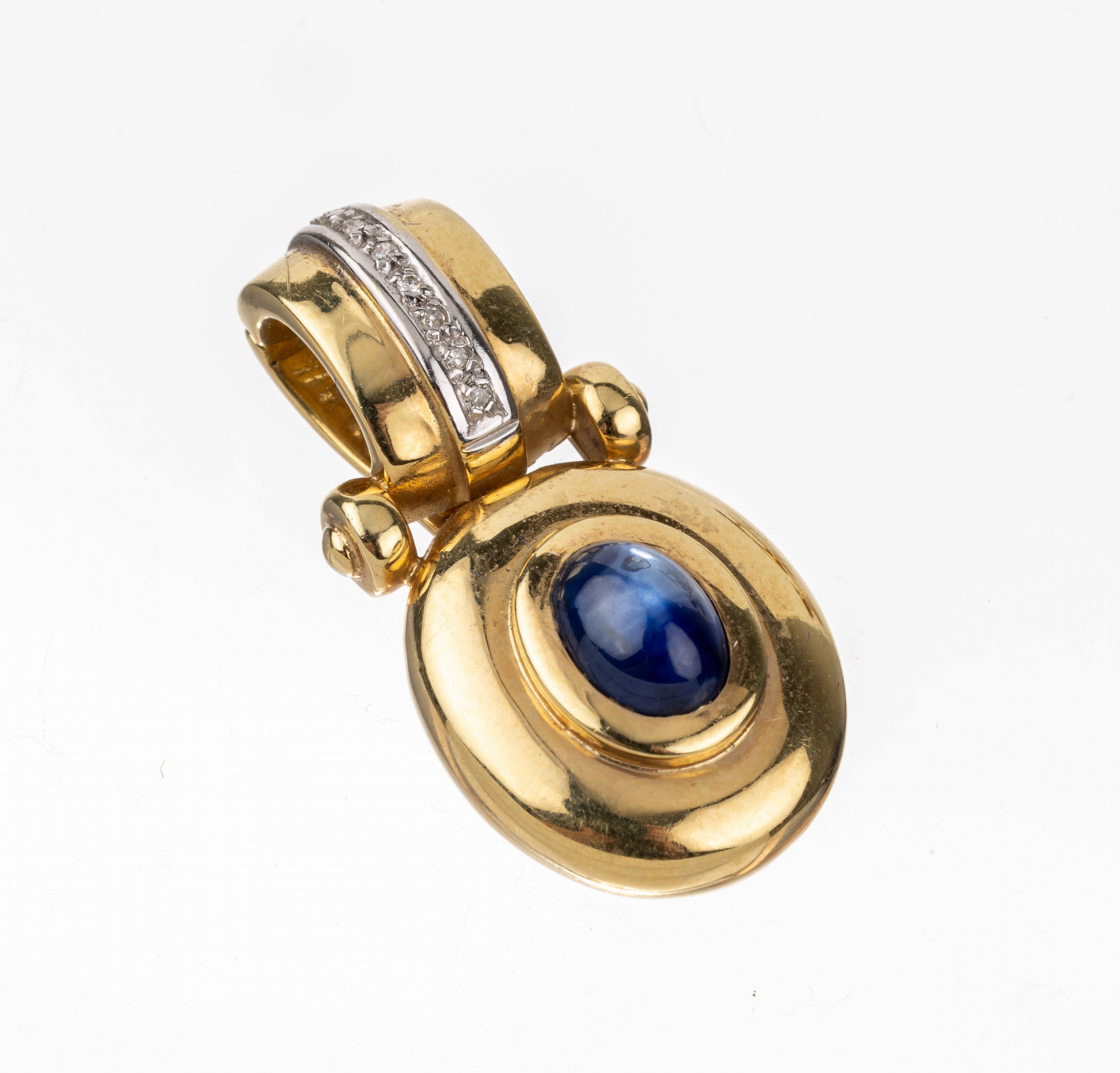 14 kt Gold Saphir-Diamant-Clipanhänger, GG 585/000, ovaler Saphir-Cabochon ca. 1.80 ct, 6 8/8-Diamanten in rhod. Fassung zus. ca. 0.06ct Weiß/si, ...