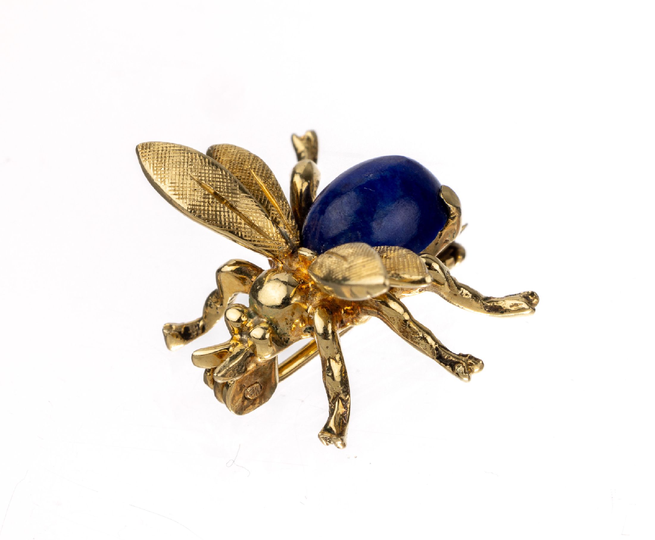 14 kt Gold Lapislazuli-Brosche, "Fliege", GG 585/000, Körper mit einem ovalen Lapislazuli-Cabochon, Flügel fein grav., ca. 4.3 g, ca. ...