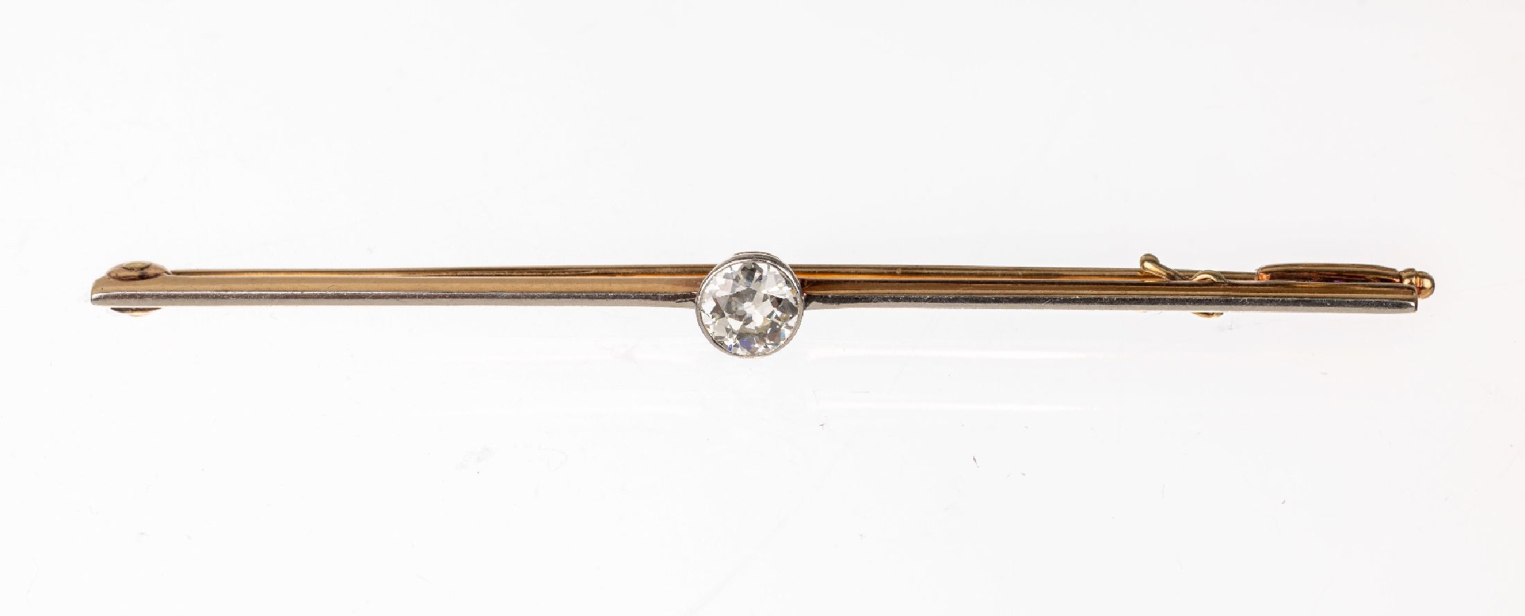 14 kt Gold Jugendstil Diamant-Brosche, GG 585/000, oberhalb zeittyp. plat., 1 Altschliffdiamant ca. 0.30 ct, L. ca. 6.5 cm, ca. 3.1 g