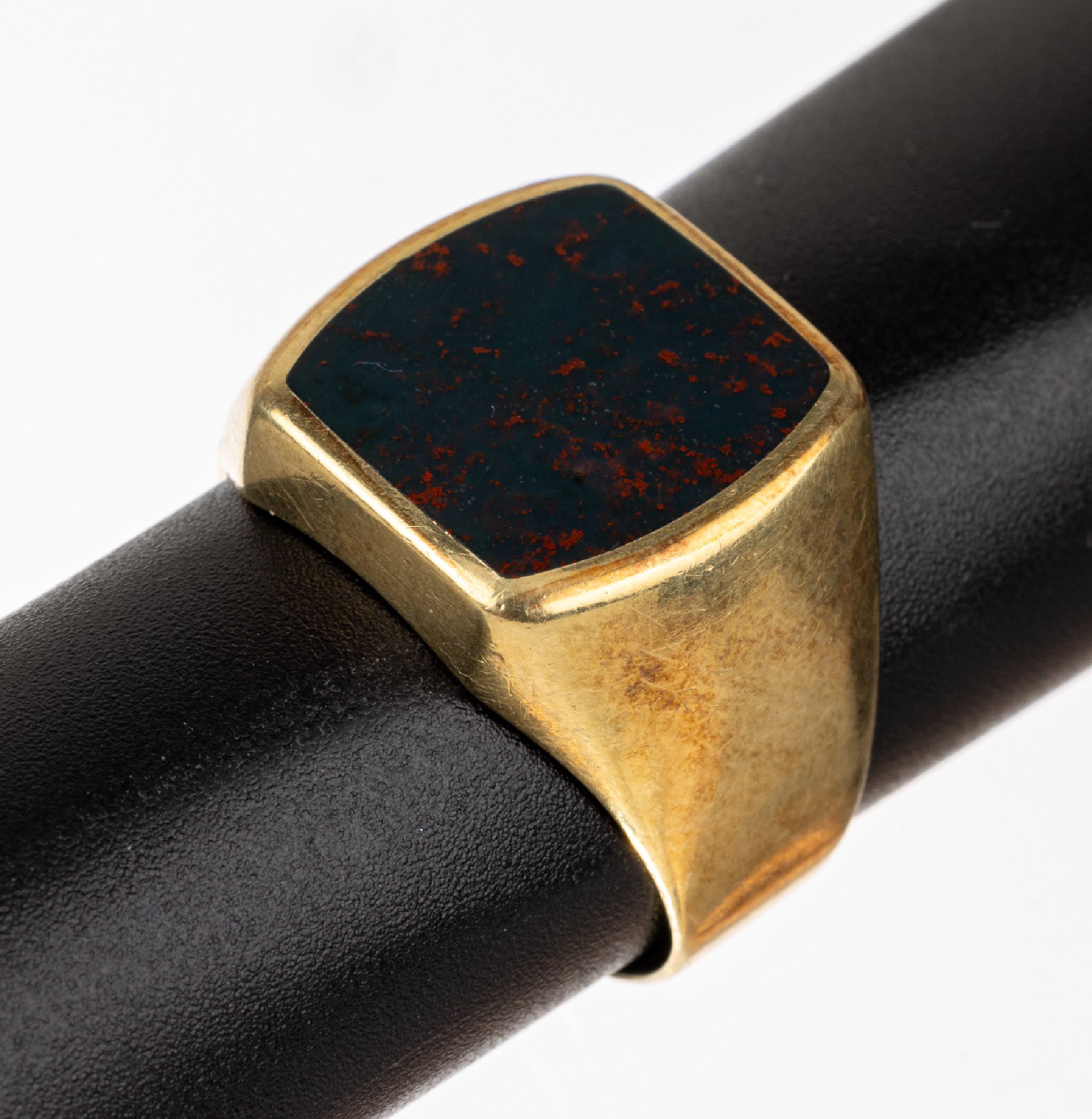 14 kt Gold Jaspis-Siegelring, GG 585/000, Blutjaspisplatte frei, RW 60, ca. 5.6 g