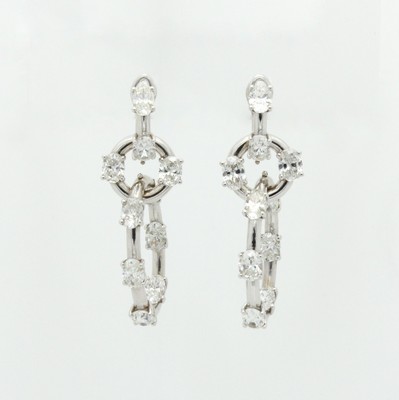 Image Paar Ohrgehänge mit Diamanten