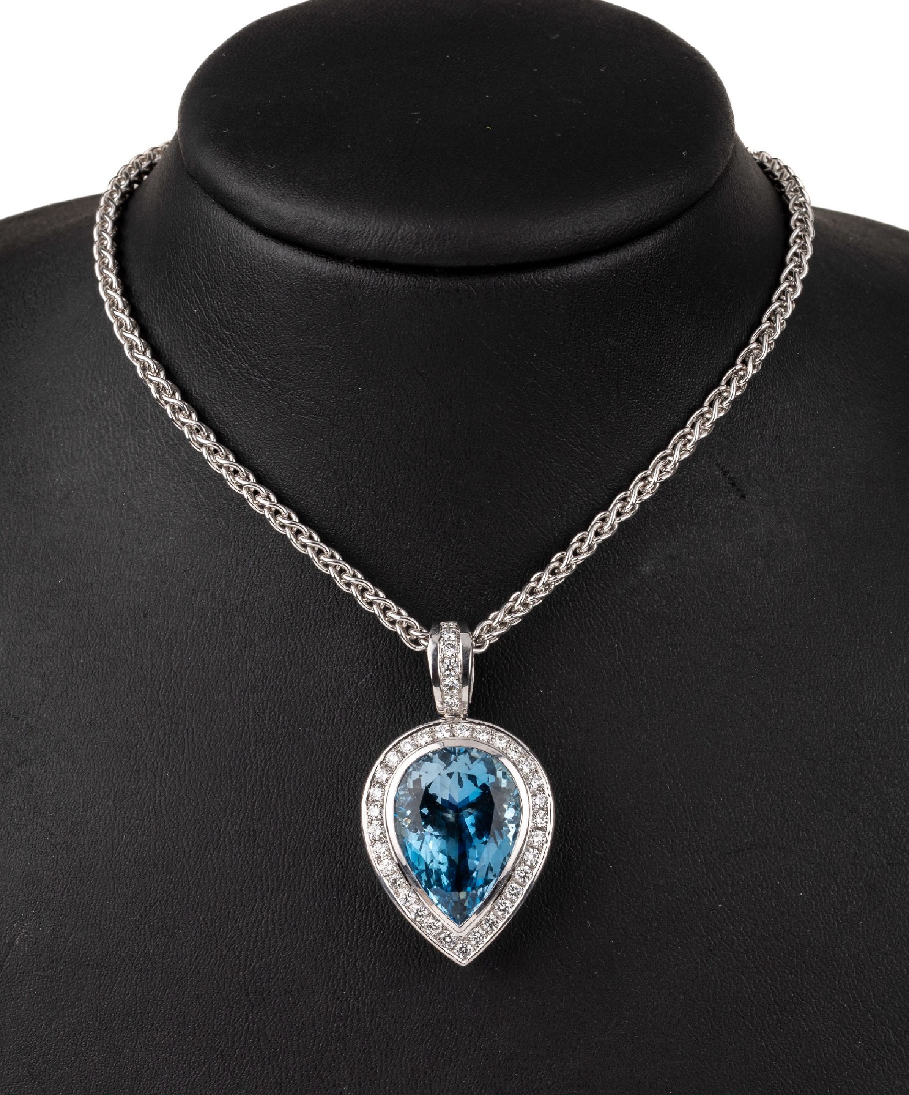 18 kt Gold Aquamarin-Brillant-Anhänger, WG 750/000, facett. Aquamarin-Tropfen ca. 22.00 ct, 37 Brillanten zus. ca. 1.85 ct feines ...
