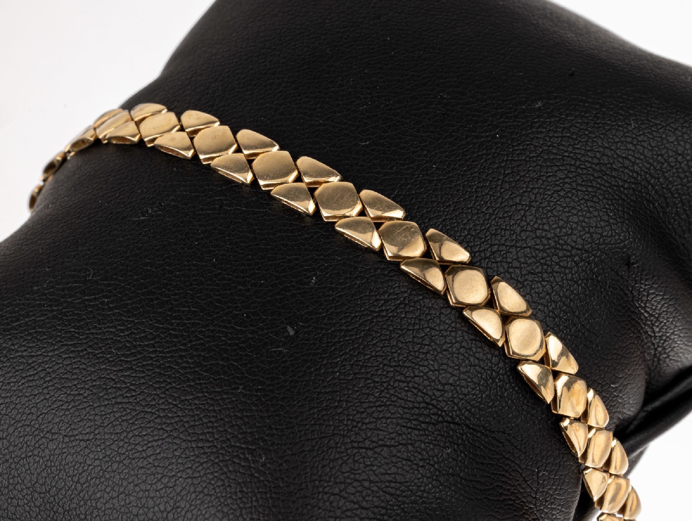 14 kt Gold Armband, GG 585/000, L. ca. 19.5cm, Kastenschloss mit 2 Sicherheitsachten, ca.7.8 g