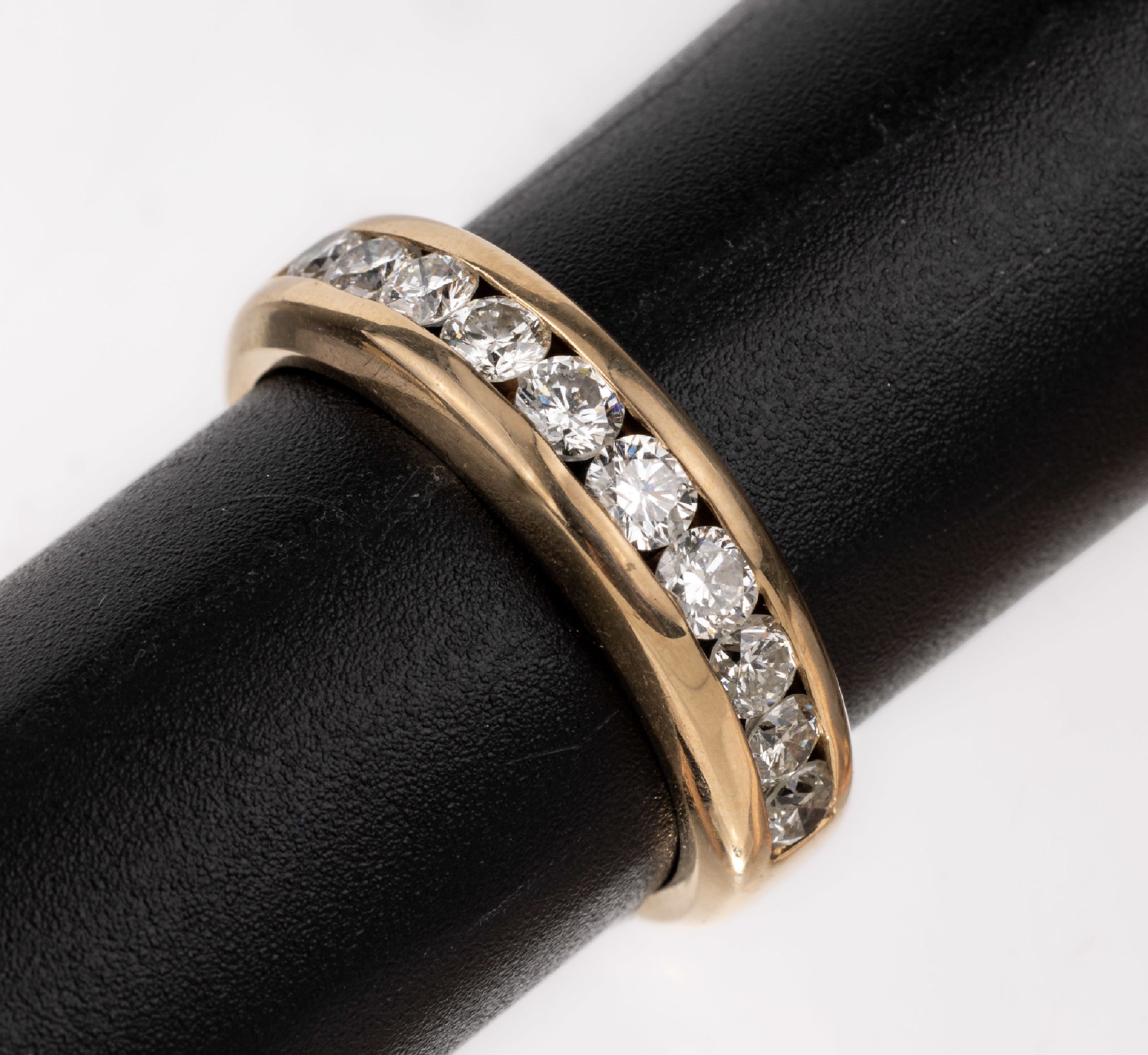 14 kt Gold Brillant-Ring, GG 585/000, 10 Brillanten zus. ca. 1.0 ct Weiß/si, RW 57, ca.6.1 g, Meistermarke unged.