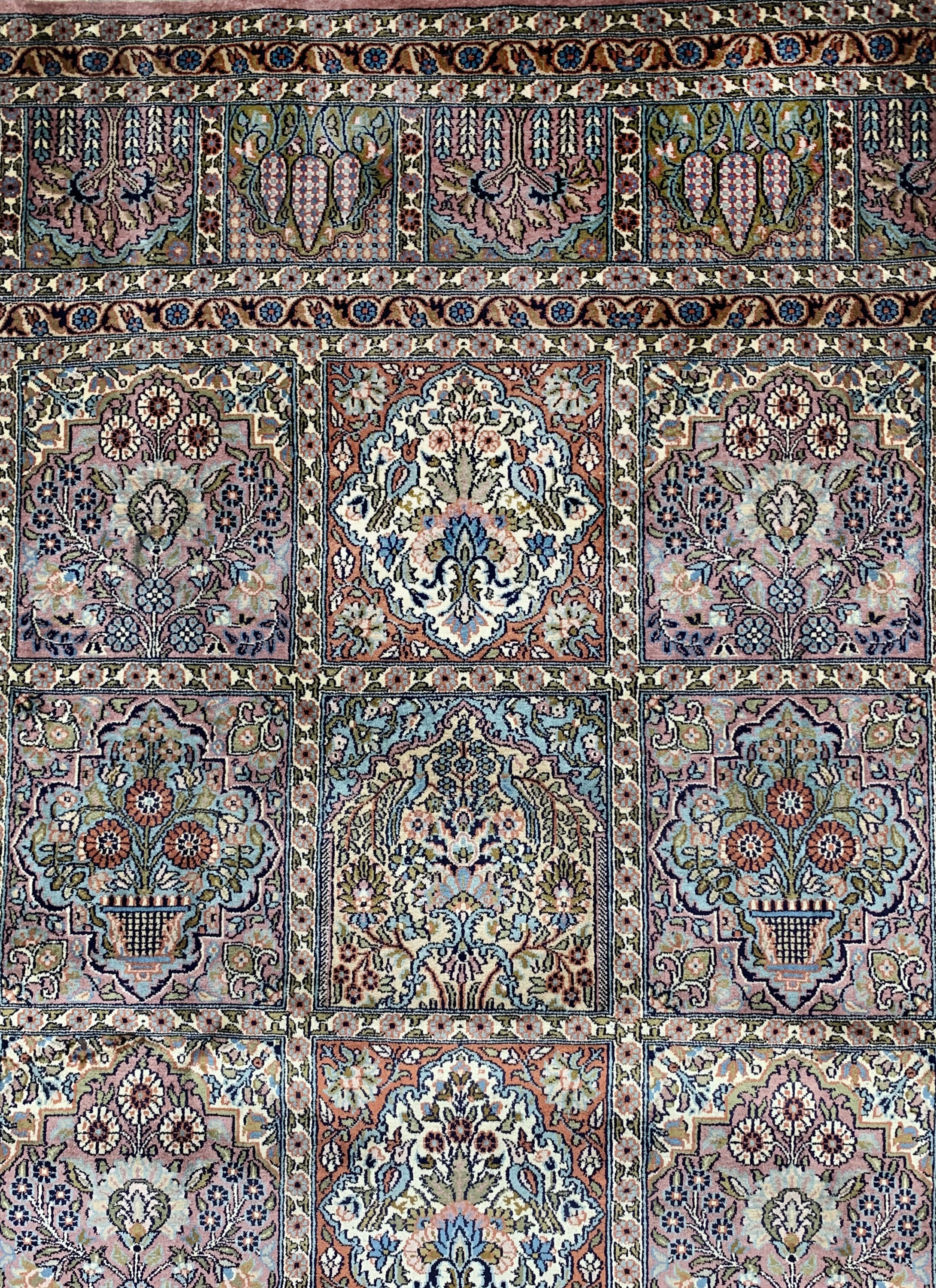 Detail b: Kashmir, Indien, ca. 40 Jahre, merzerisierte Baumwolle, ca. 272 x 183 cm, EHZ: 2