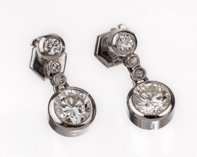 Image 26725837 - Pair of 18 kt gold diamond-earrings