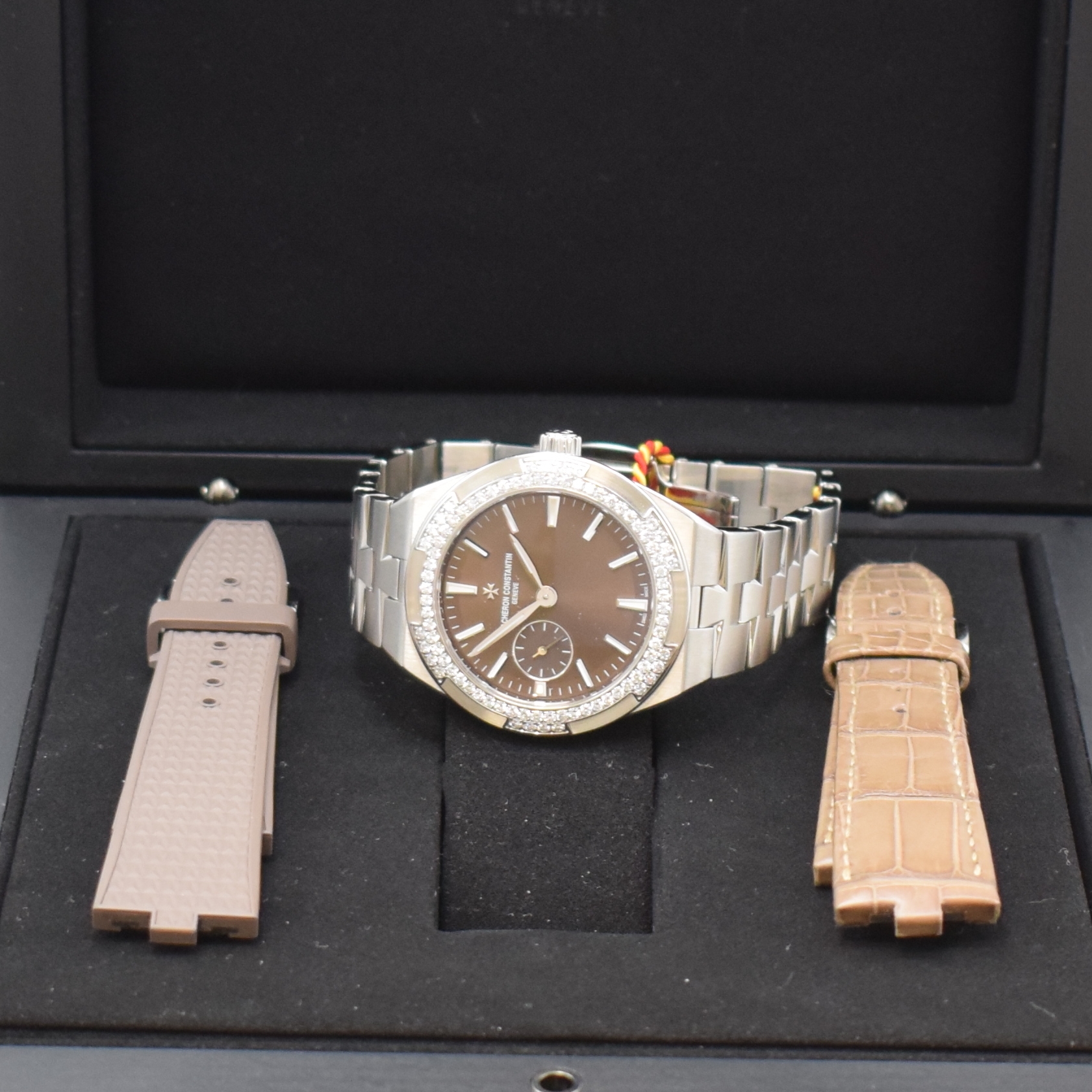 Detail f: VACHERON & CONSTANTIN Damenarmbanduhr Serie Overseas Referenz 2305V/100A-B171, Automatik, Edelstahlgeh. inkl. Gliederband m. dopp. Faltschl., zus. ...
