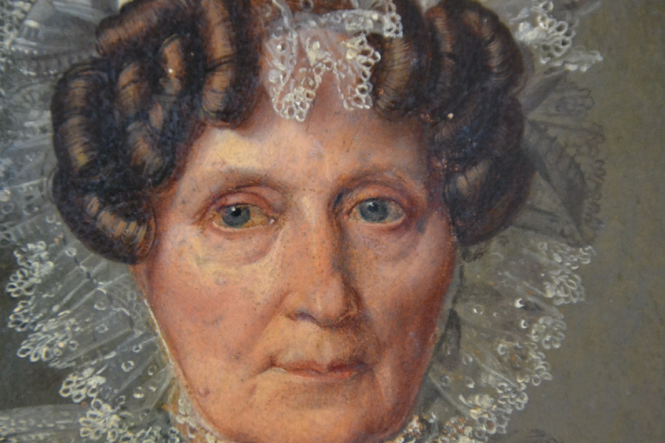 Detail d: Zuschreibung: Julius Schoppe, 1795-1868 Berlin, Damenbildnis, wohl die Mutter des Künstlers, verso bezeichnet: "Johanna Elisabeth Schadow" ...