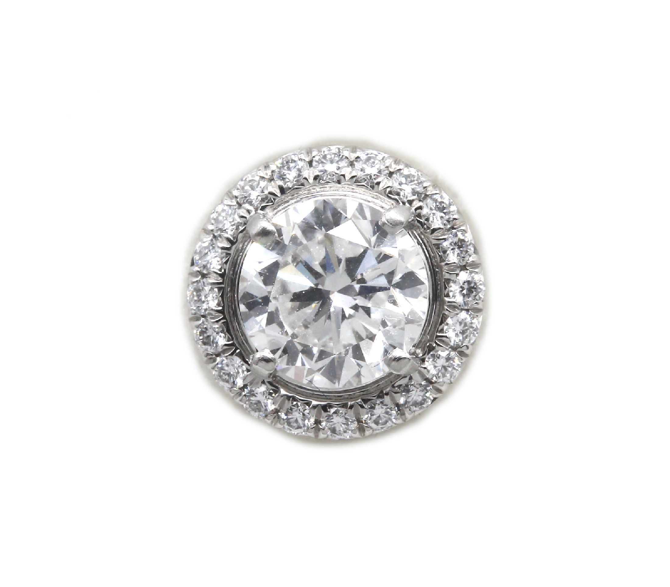 Detail a: Paar TIFFANY & CO Platin Brillant-Ohrstecker, Pt. 950, mittig 2 Brillanten zus. ca. 1.16 ct feines Weiß/vs, umgeben von 40 Brillanten zus. ca. 0.40 ...