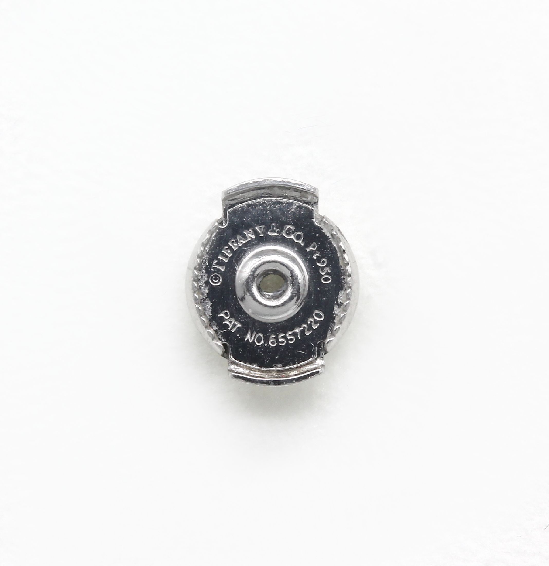 Detail b: Paar TIFFANY & CO Platin Brillant-Ohrstecker, Pt. 950, mittig 2 Brillanten zus. ca. 1.16 ct feines Weiß/vs, umgeben von 40 Brillanten zus. ca. 0.40 ...