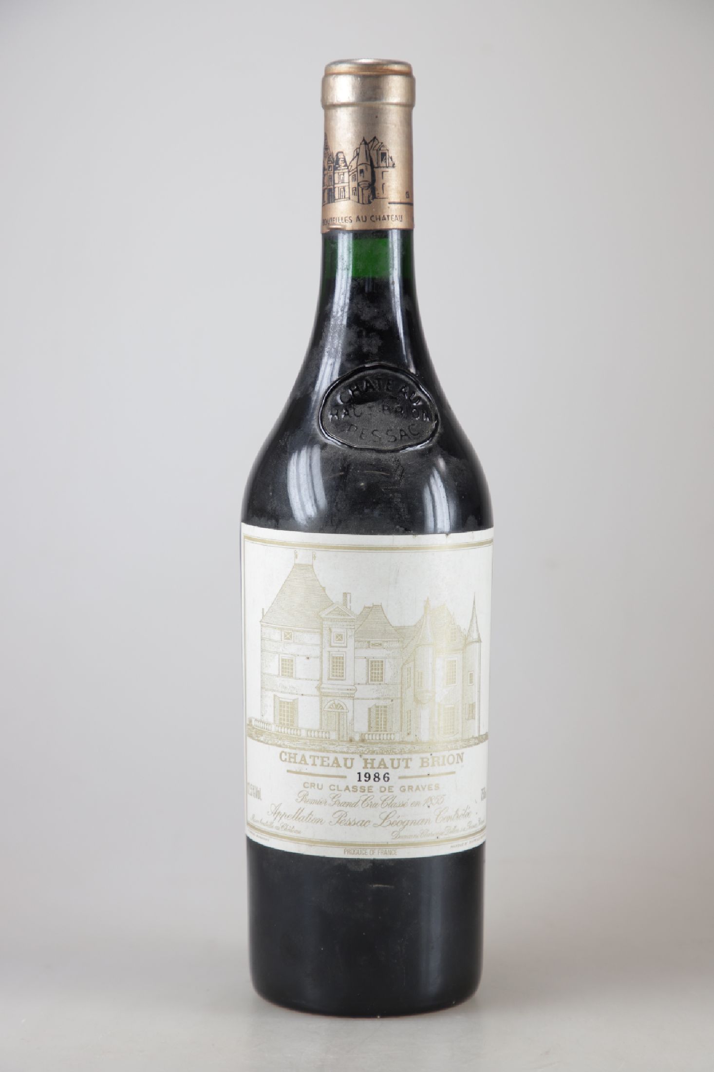 1 Flasche 1986 Chateau Haut Brion, Pessac Leognan, Cru Classe, ca. 75cl, 12,5% Vol., Füllniveau into Neck