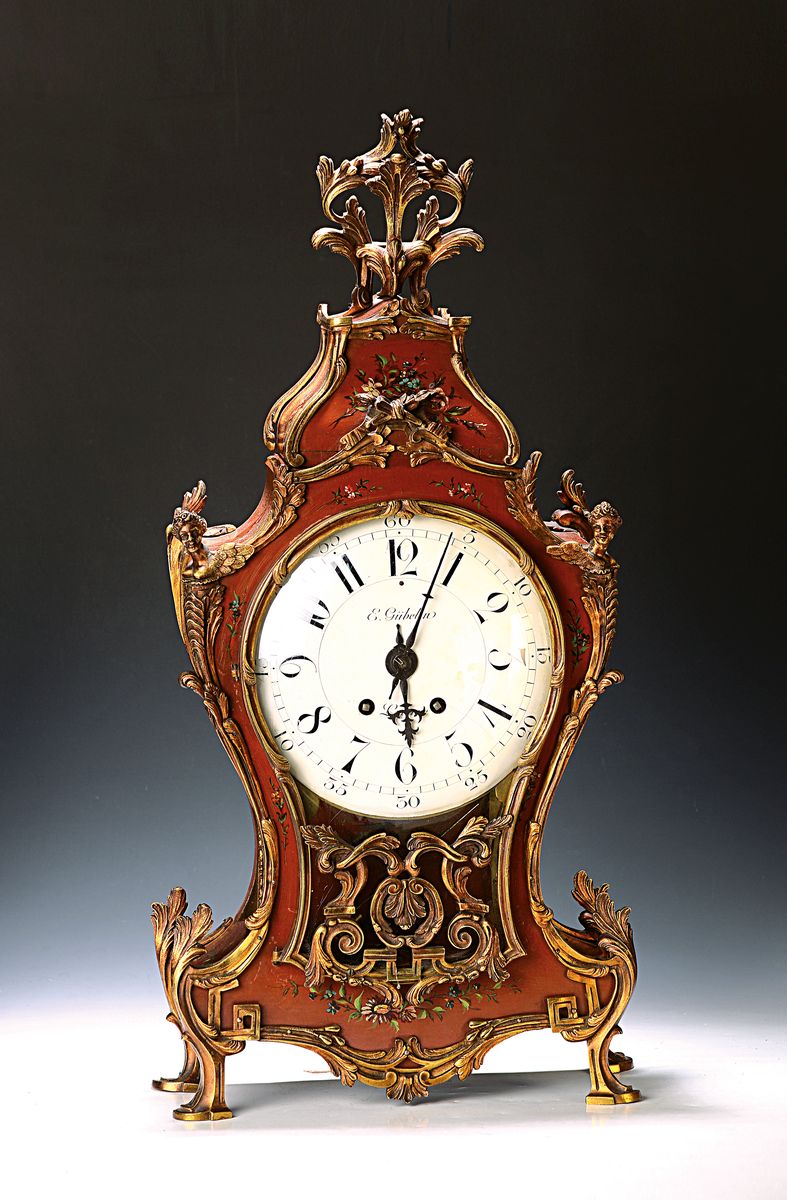 Prunkpendule (Neuchatel), Schweiz um 1860, floral bemaltes Holzgehäuse auf dazugehörenderWandkonsole, schauseitig mit Tier und Brunnendarstellung ...
