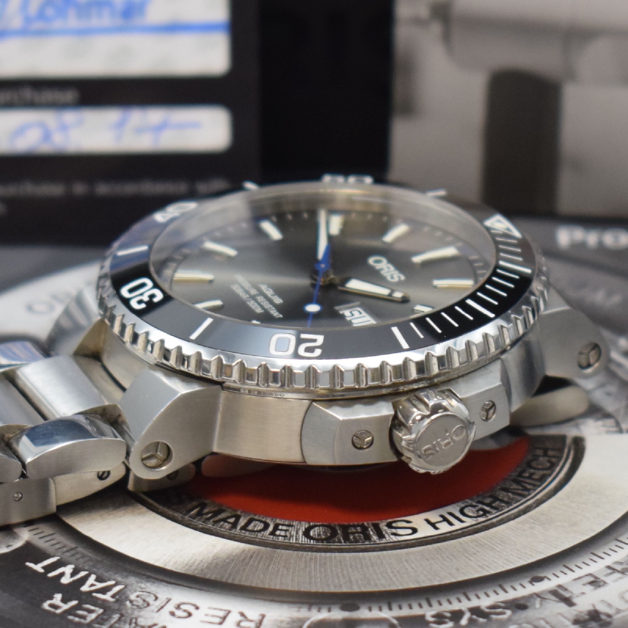 Detail c: ORIS Aquis Herrenarmbanduhr in Edelstahl Referenz 01 752 7733, Schweiz verk. lt. beil. Pap. 08/2017, Automatik, Boden u. Krone verschr., orig. ...