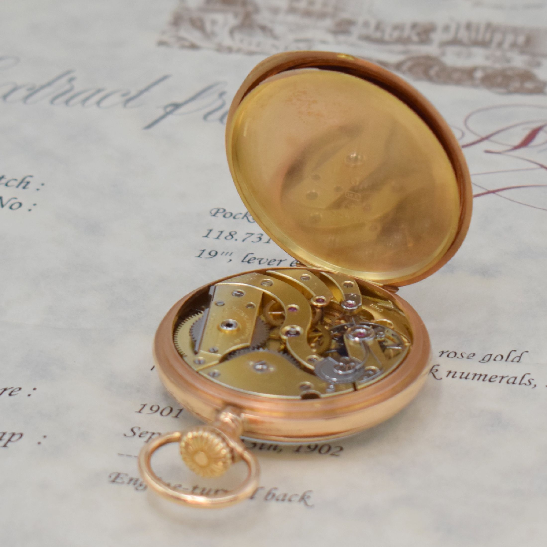 Detail e: PATEK PHILIPPE Chronometro Gondolo offene Herrentaschenuhr in RoséG 750/000, 2-Deckel Goldgeh., guill. Boden zum Rand ber., 2-teil. Emailzifferbl. ...