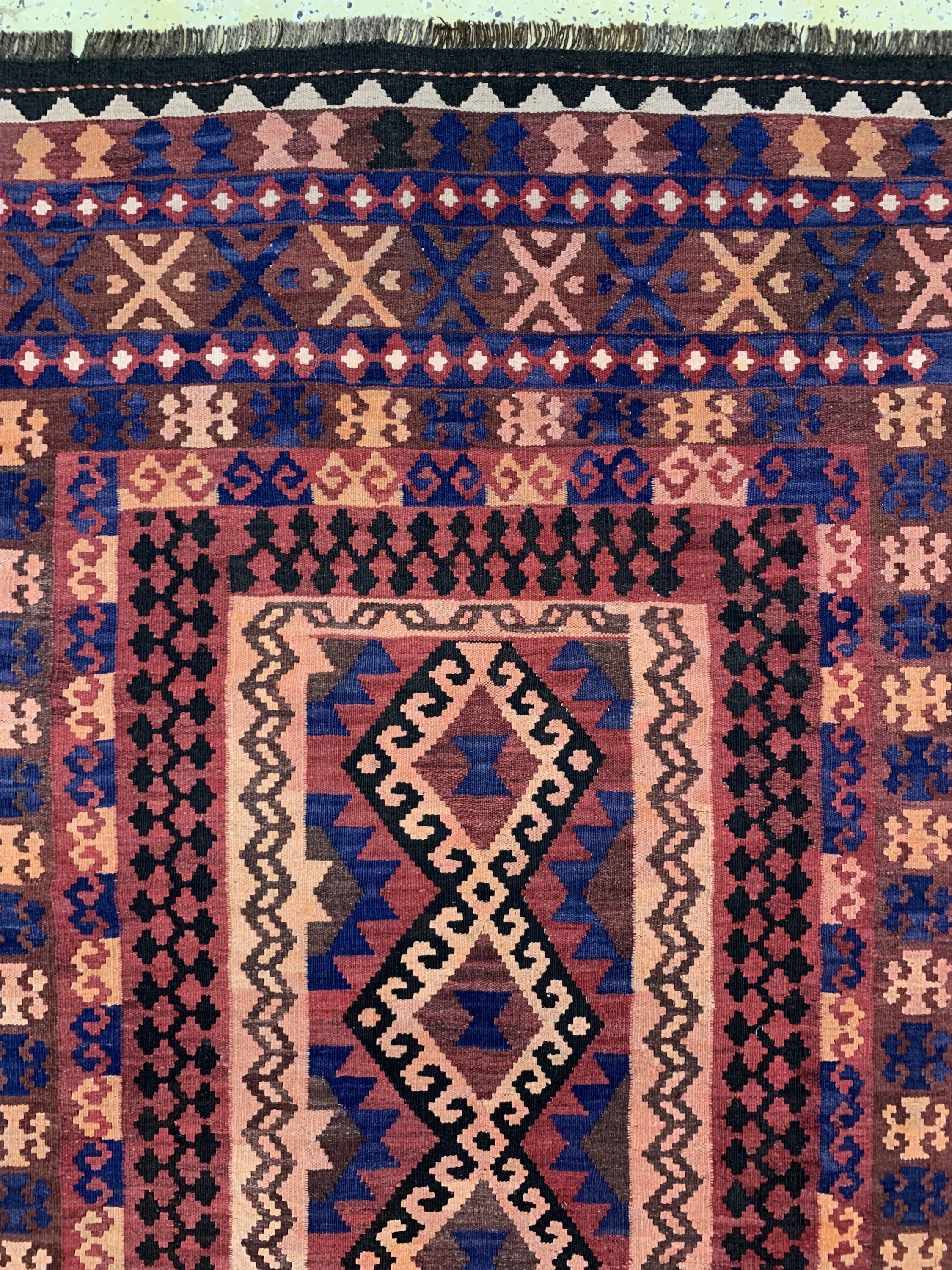 Detail b: Meymaneh Kelim, Afghanistan, ca. 60 Jahre, Wolle auf Wolle, ca. 280 x 200 cm, EHZ: 1-2