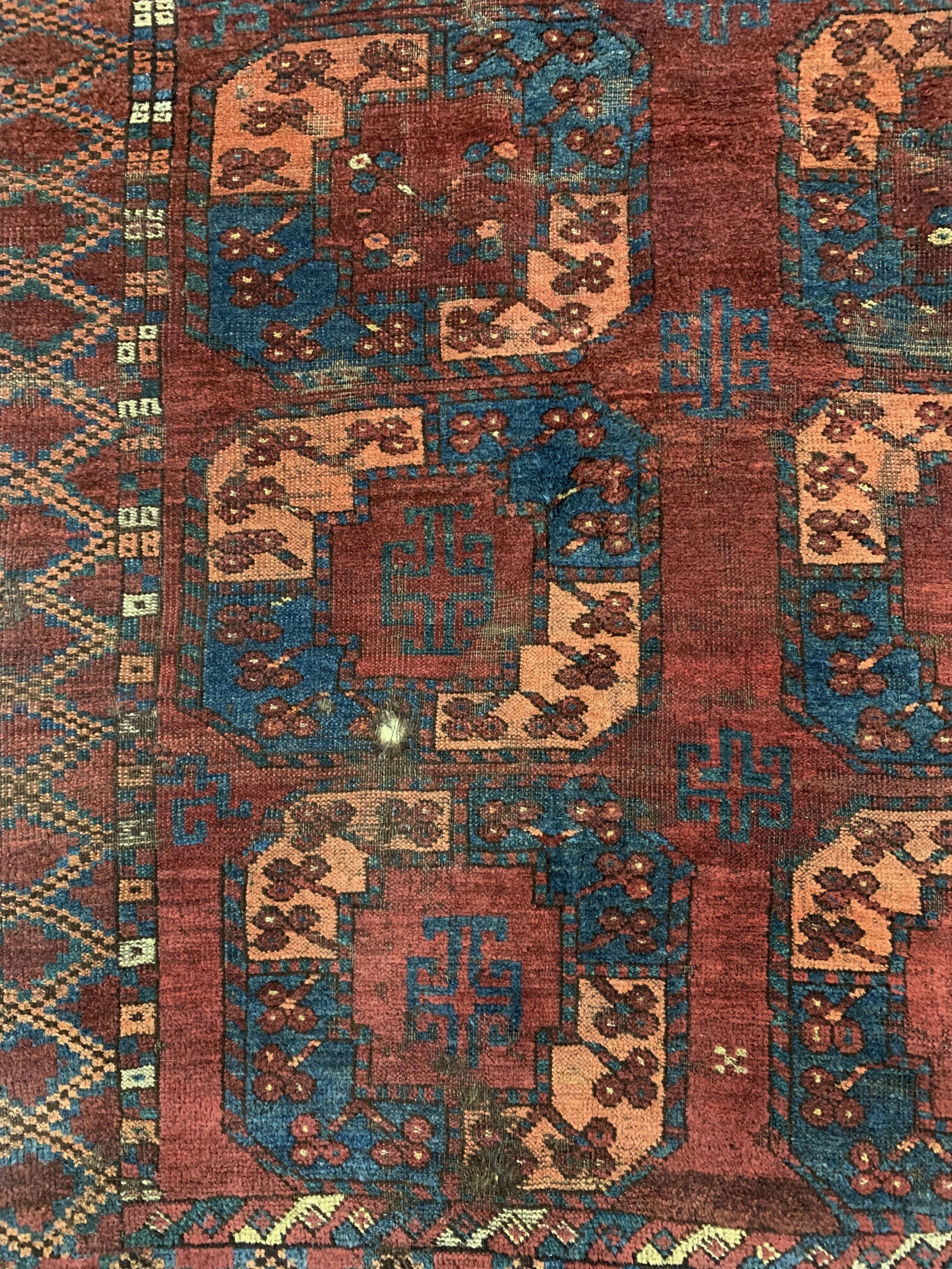 Detail b: Ersari antik, Turkmenistan, 19.Jhd, Wolle auf Wolle, ca. 248 x 205 cm, EHZ: 4
