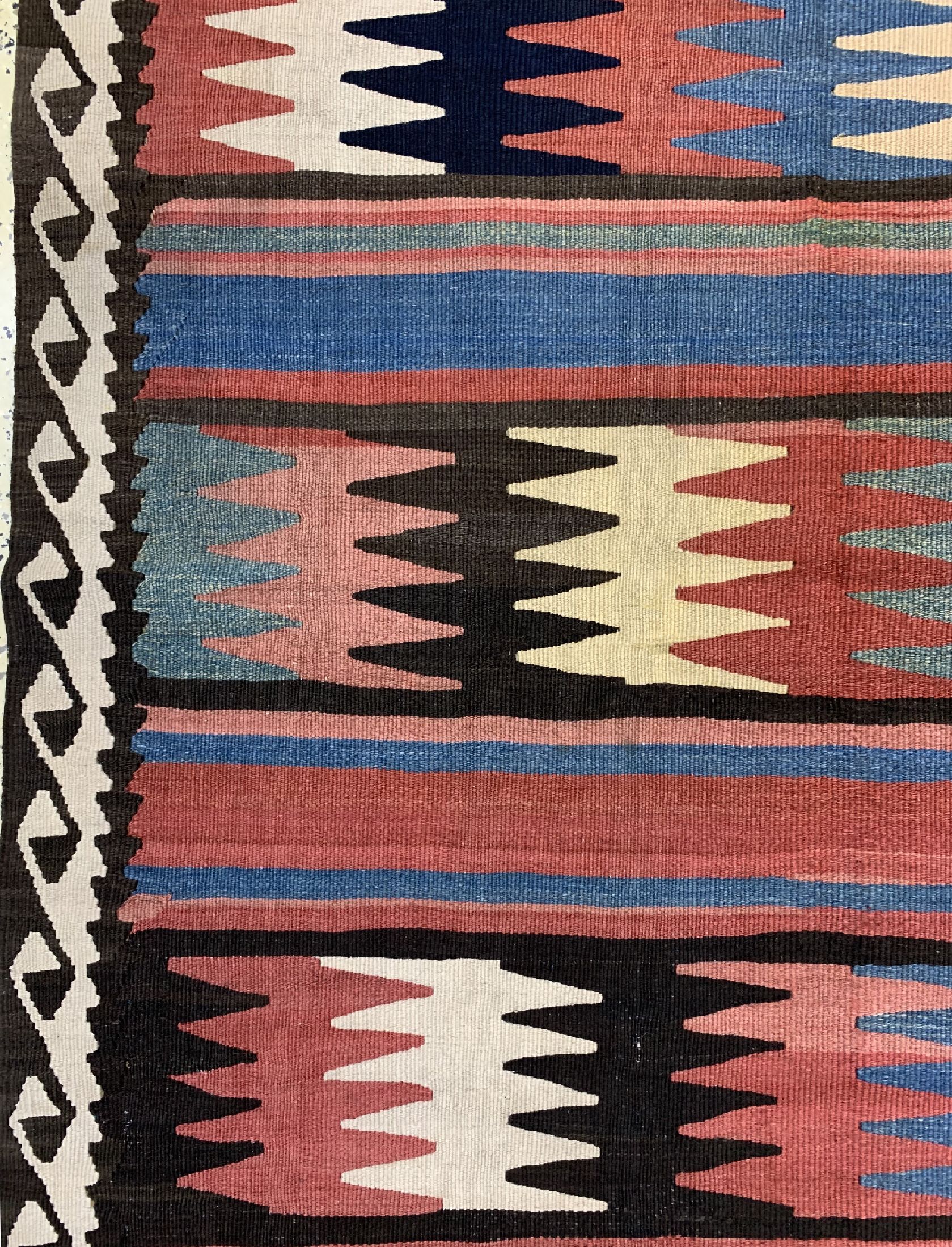 Detail b: Shahsawan Kelim, Persien, ca. um 1900 Jahre, Wolle auf Wolle, ca. 245 x 138 cm, EHZ:2