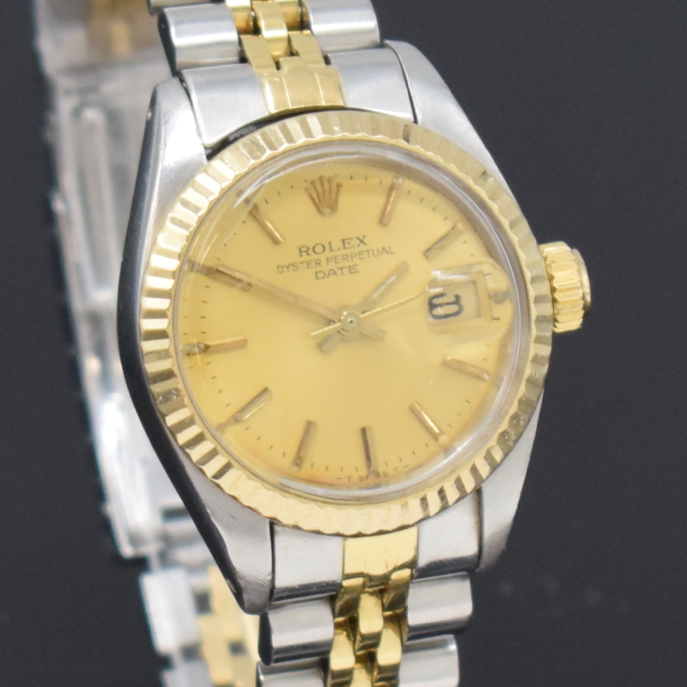 Detail c: ROLEX Date Damenarmbanduhr in Stahl/Gold Referenz 6917, Schweiz um 1982, Automatik, verschr. Oystergeh. an Jubileeband m. Faltschl., geriffelte ...