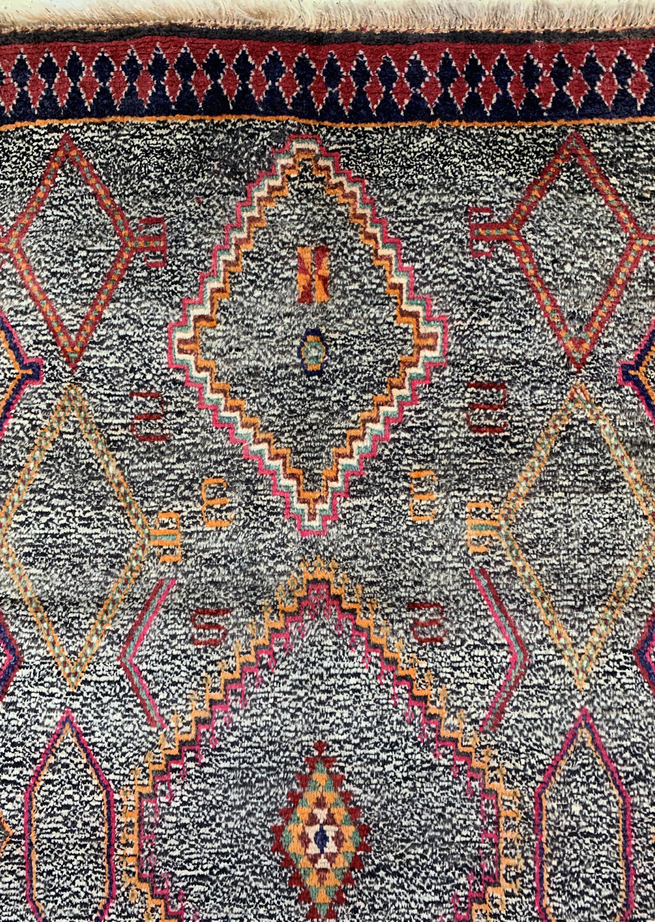 Detail b: Ghaschgai Gabbeh, Persien, um 1930, Wolle auf Wolle, ca. 198 x 112 cm, EHZ: 2