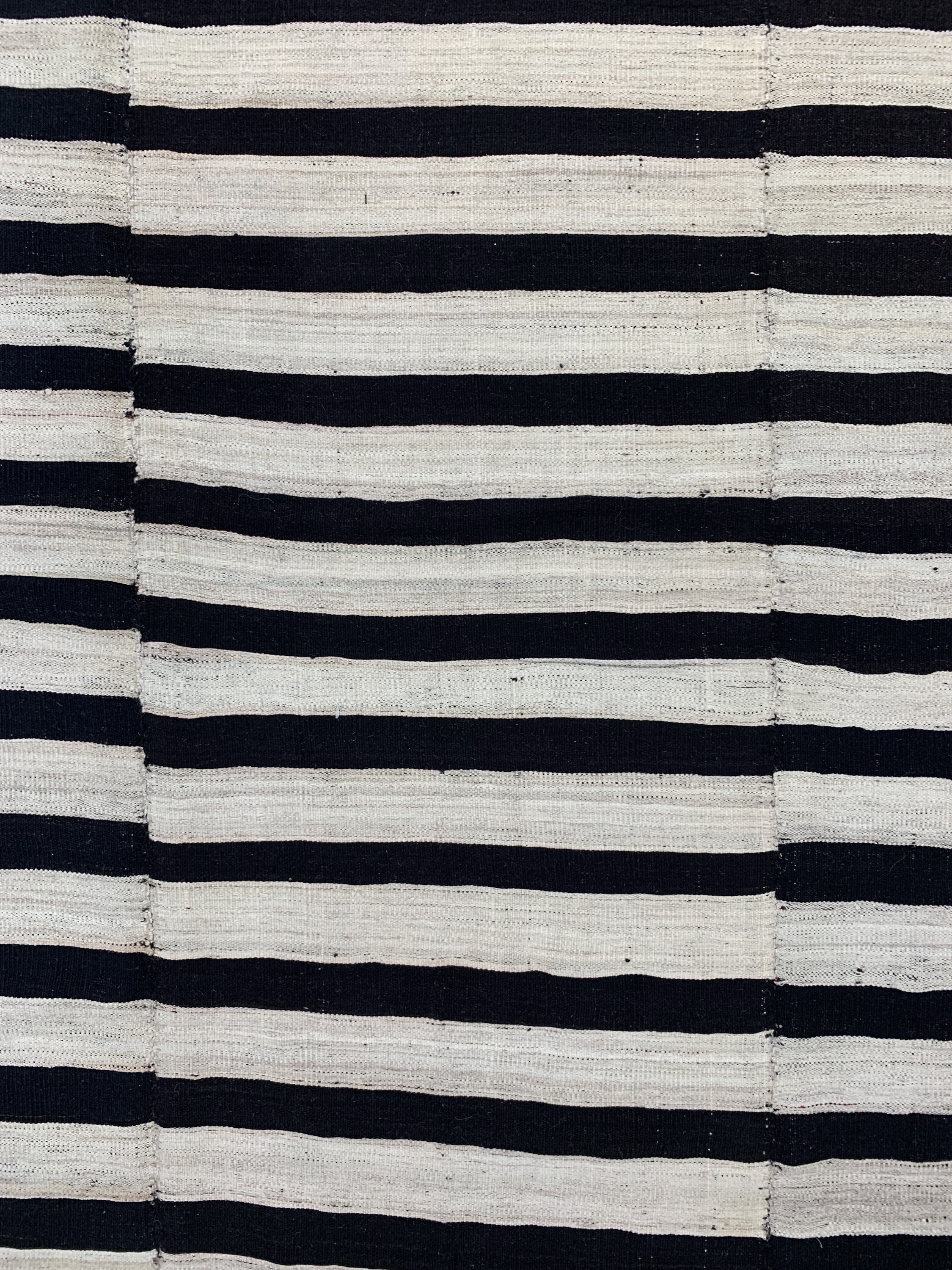 Detail b: Gashgai Kelim, Persien, um 1930, Wolle auf Wolle, ca. 370 x 215 cm, EHZ: 2