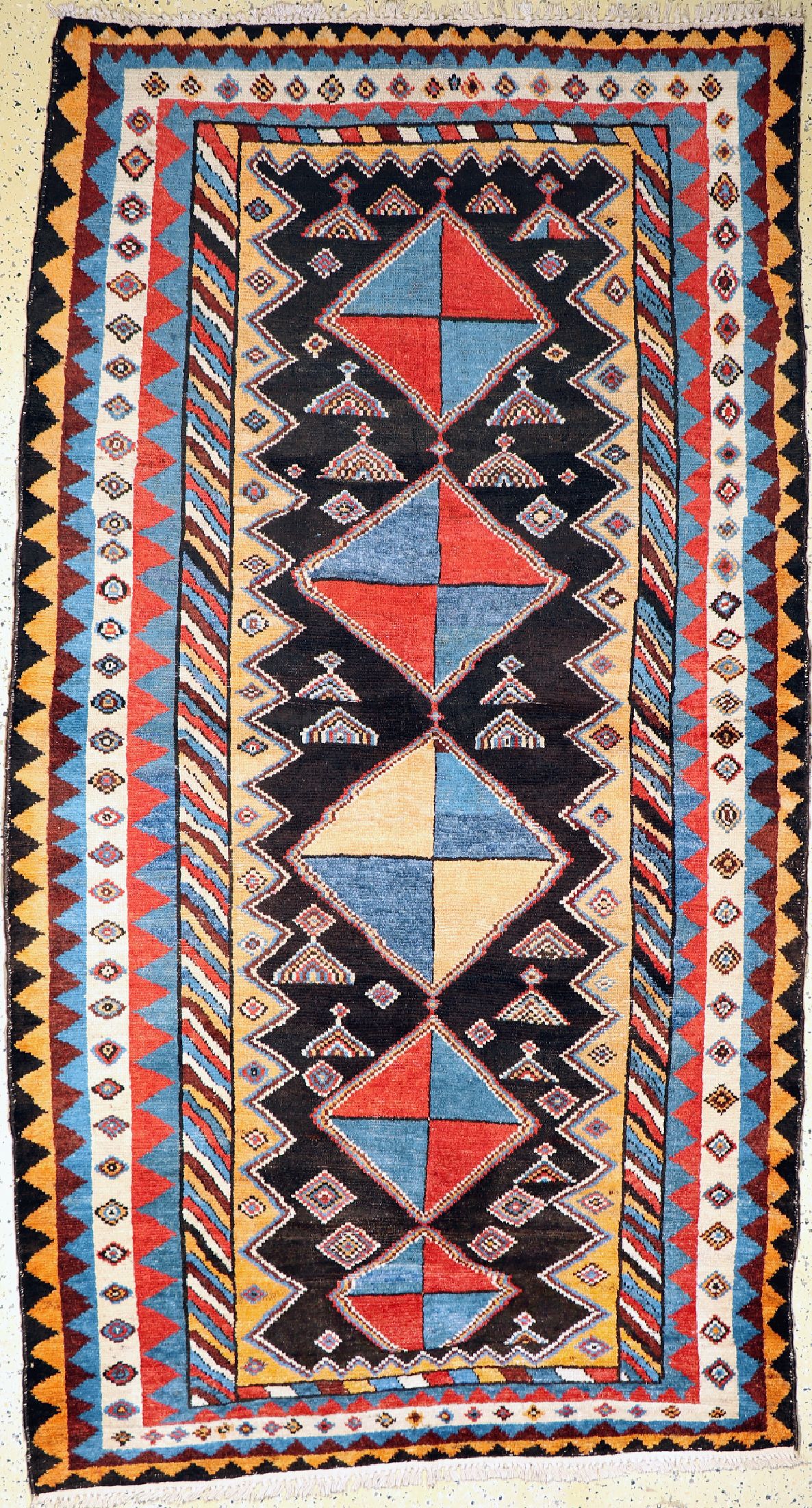 Bachtiar-Gabbeh antik, Persien, um 1900, Wolle auf Baumwolle, ca. 270 x 152 cm, EHZ: 2-3