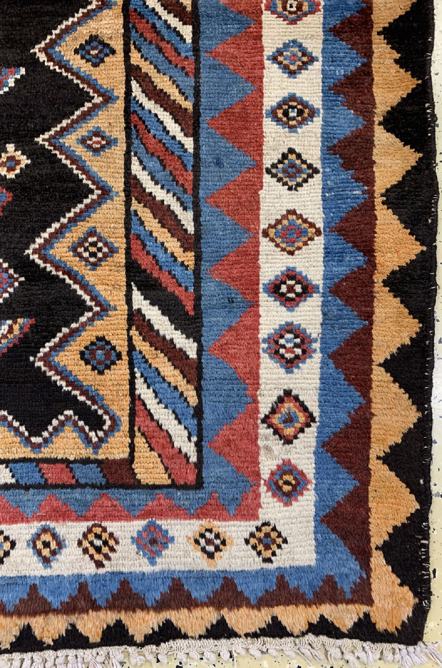 Detail a: Bachtiar-Gabbeh antik, Persien, um 1900, Wolle auf Baumwolle, ca. 270 x 152 cm, EHZ: 2-3