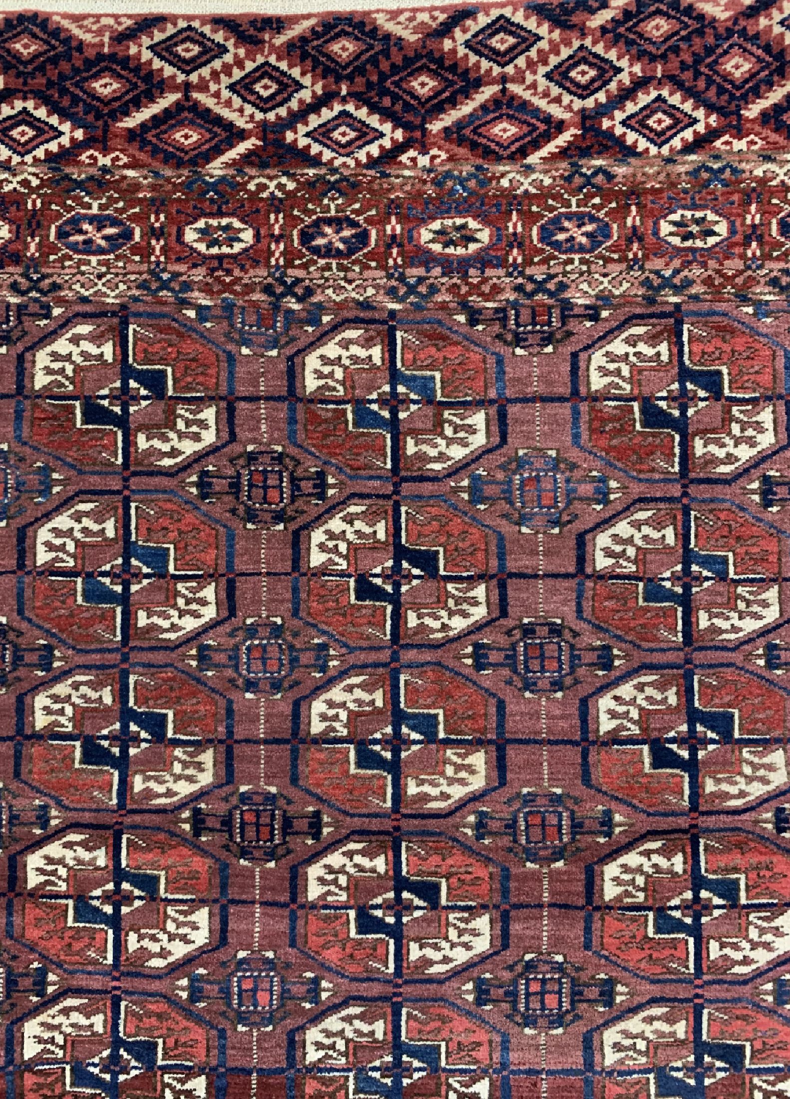 Detail c: Tekke Herdteppich antik, Turkmenistan, um 1900, Wolle auf Wolle, ca. 110 x 115 cm, EHZ: 2