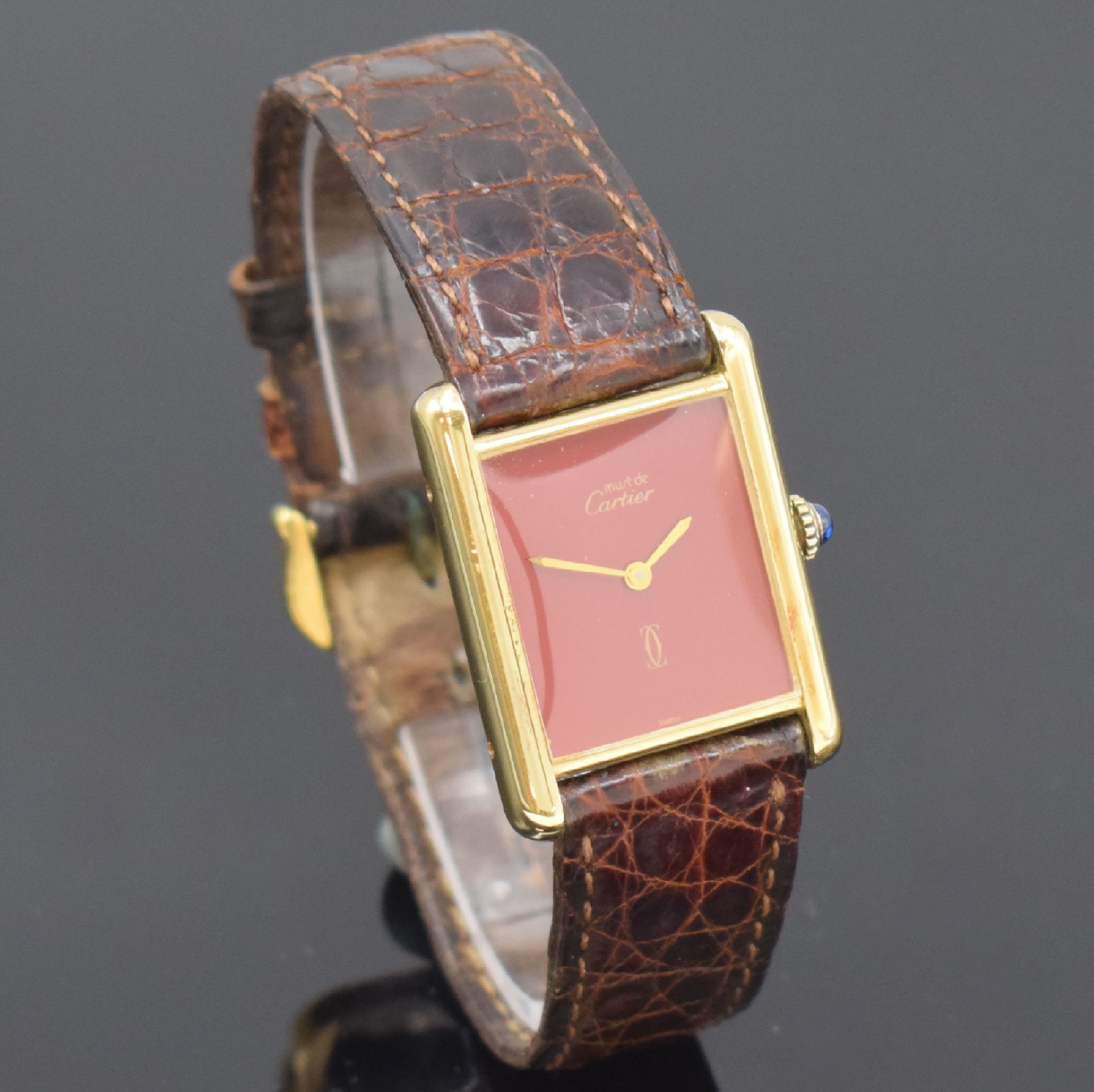 Detail b: CARTIER Damenarmbanduhr Modellserie Tank, Handaufzug, Schweiz um 1980, verg. Sterlingsilbergeh. inkl. orig. Lederband m. verg. Dornschl., Boden ...
