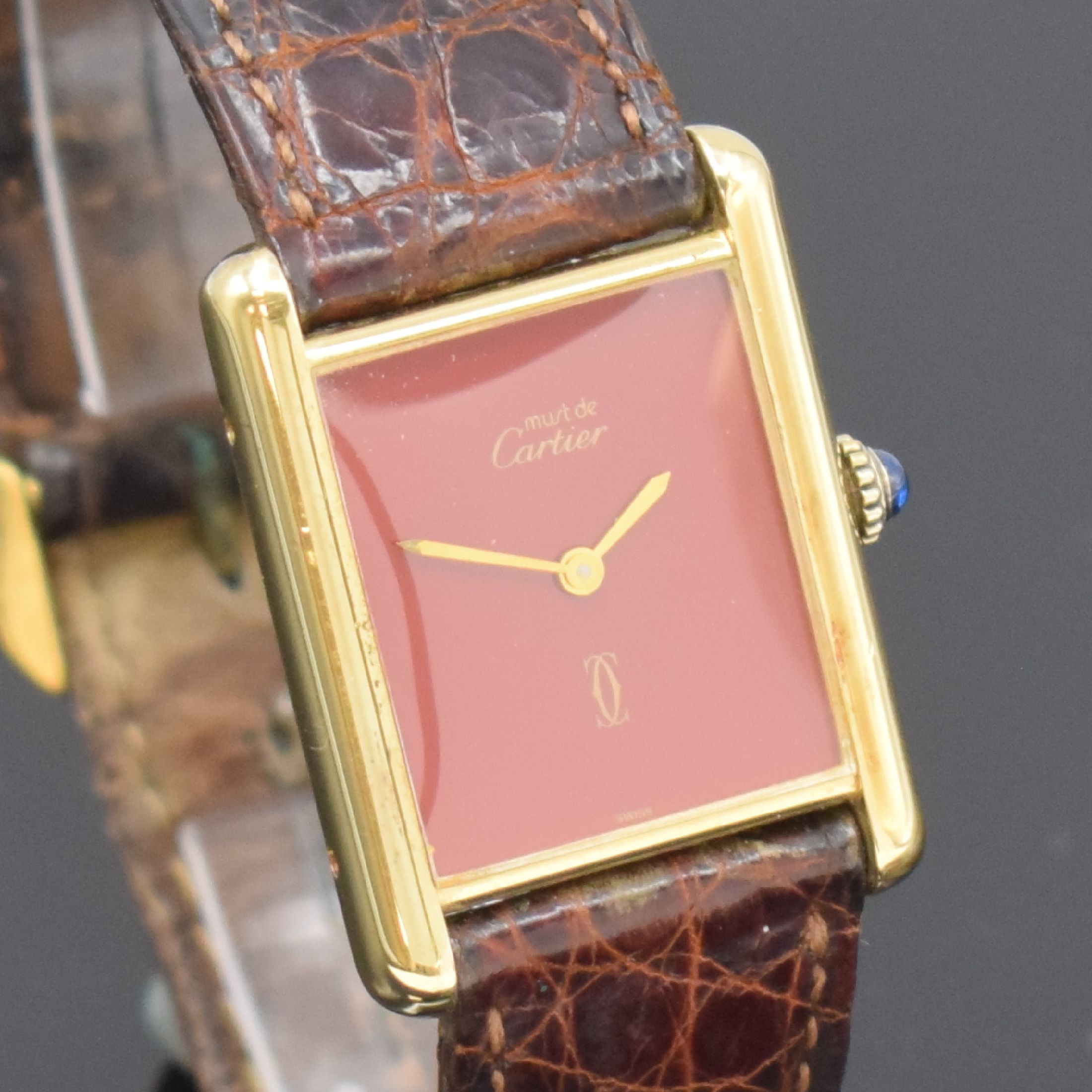 Detail c: CARTIER Damenarmbanduhr Modellserie Tank, Handaufzug, Schweiz um 1980, verg. Sterlingsilbergeh. inkl. orig. Lederband m. verg. Dornschl., Boden ...