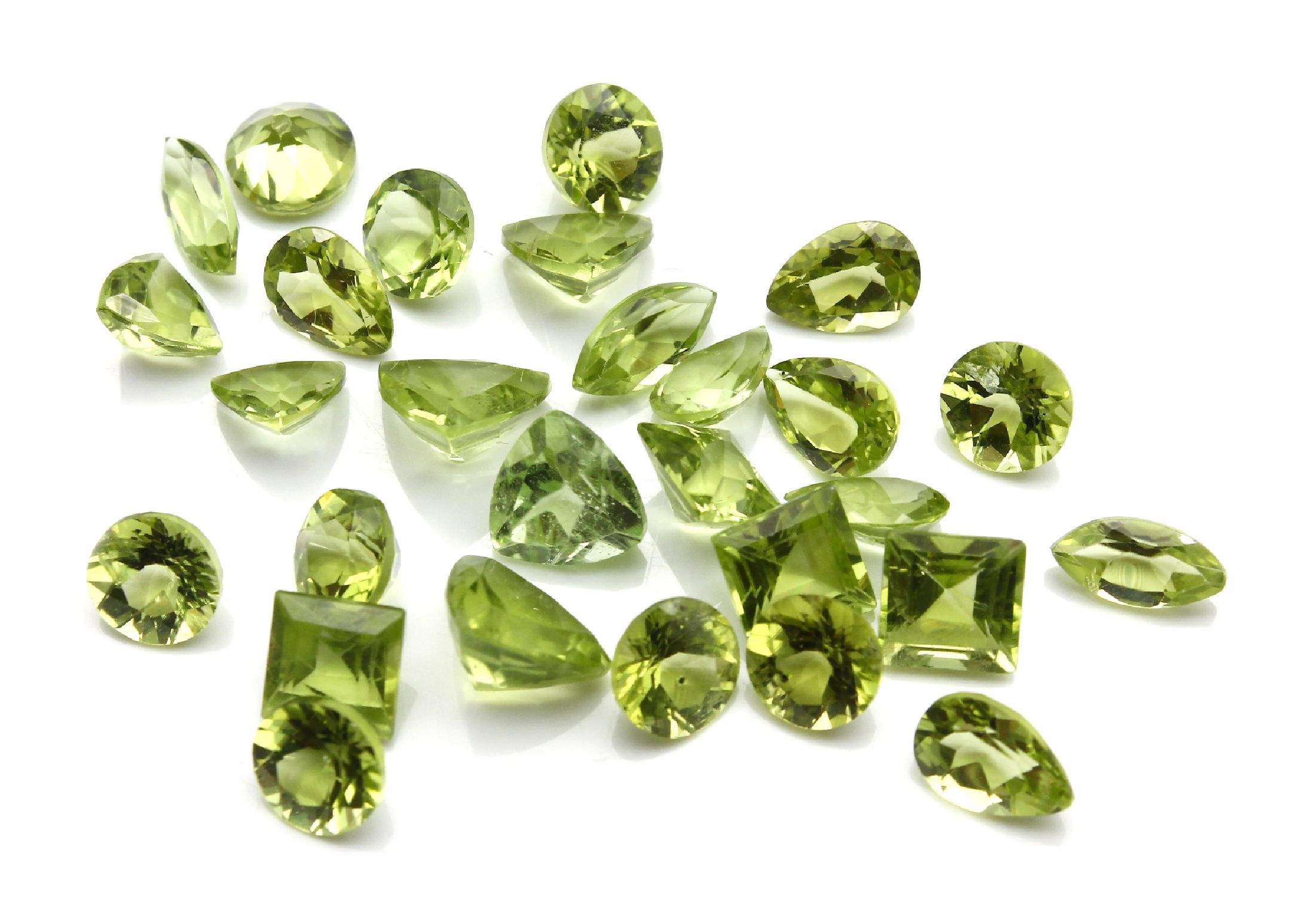 Detail a: Lot 28 lose Peridots, zus. ca. 25.41 ct, versch. Schliffformen und Größen