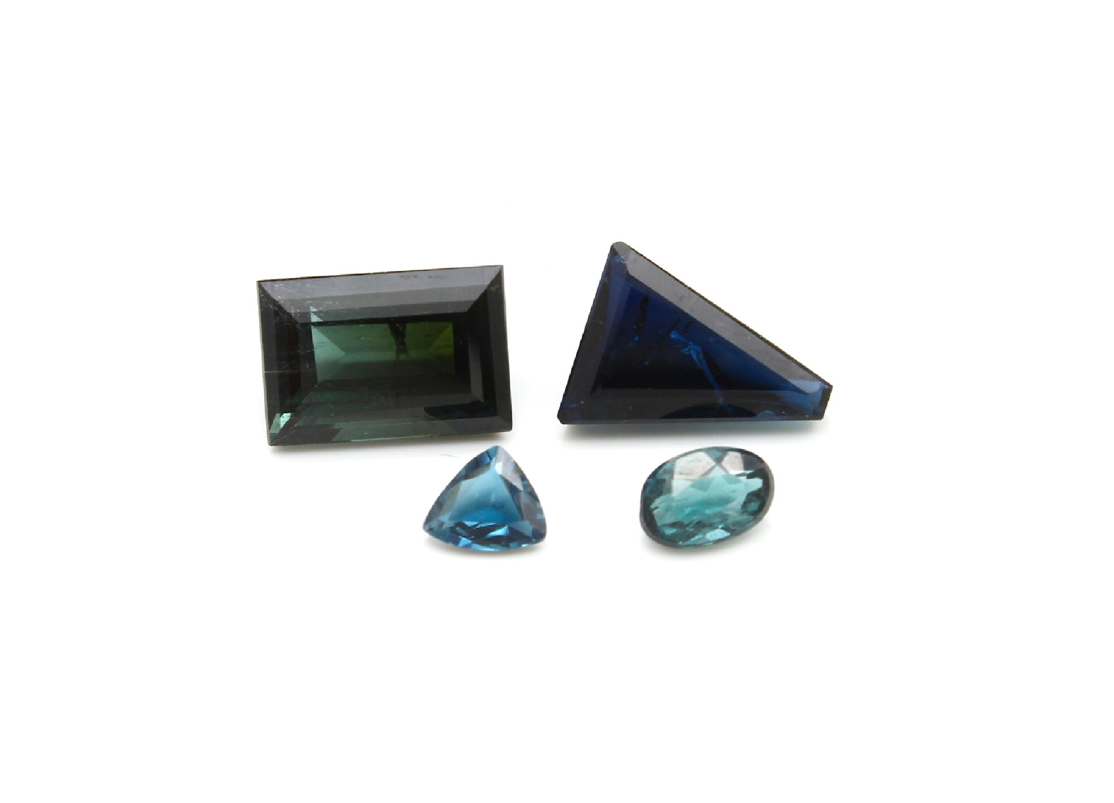 Lot 4 lose Turmaline, zus. ca. 9.29 ct, versch. Schliffformen und Größen