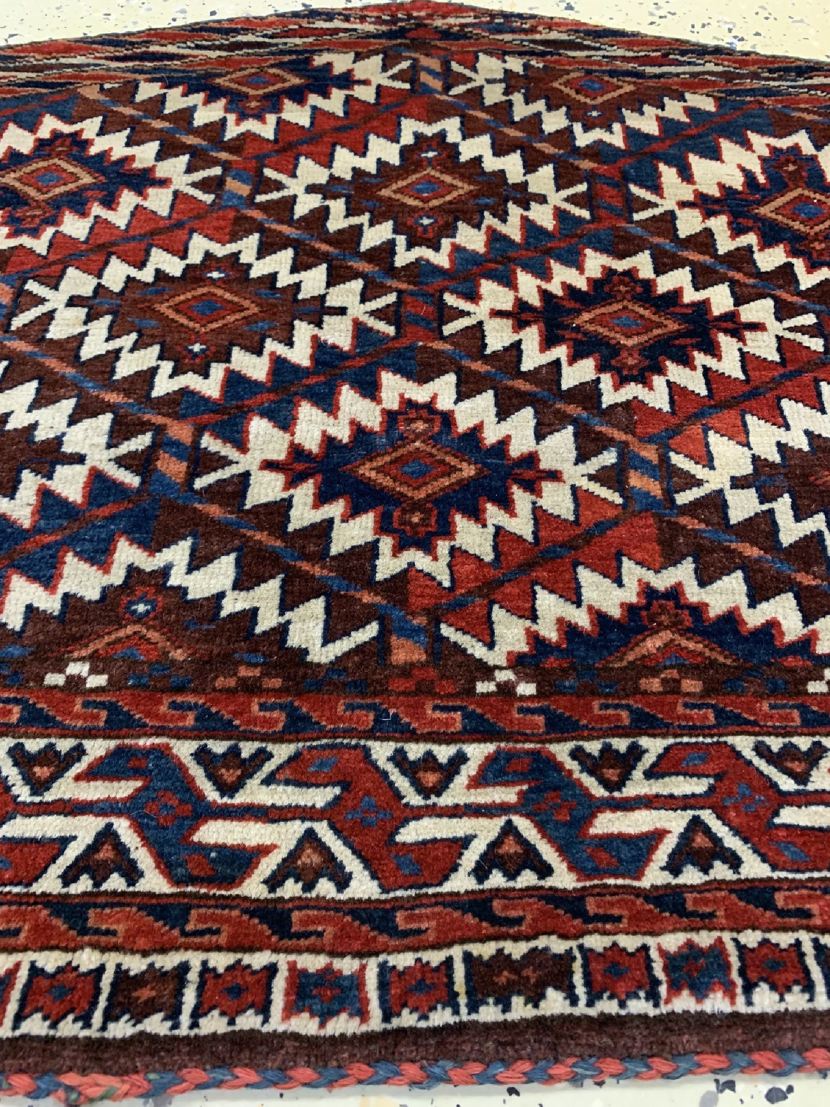 Detail c: Yomud Asmalyk antik, Turkmenistan, um 1900,Wolle auf Wolle, ca. 118 x 67 cm, EHZ: 2